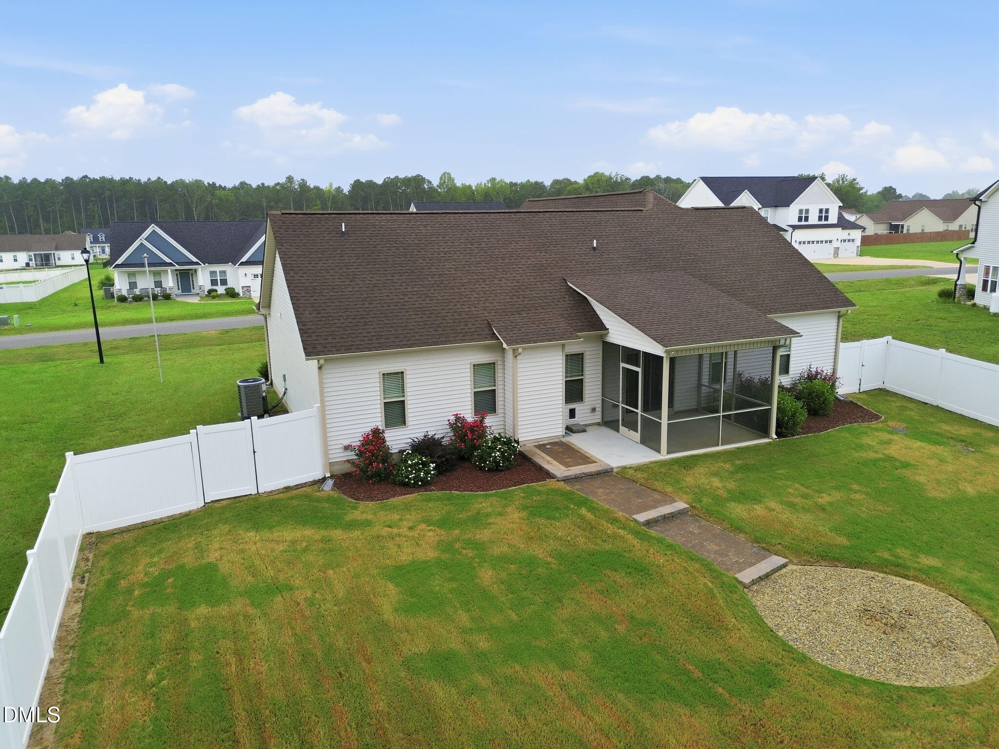 237 Carolina Landing Drive Property Photo 9