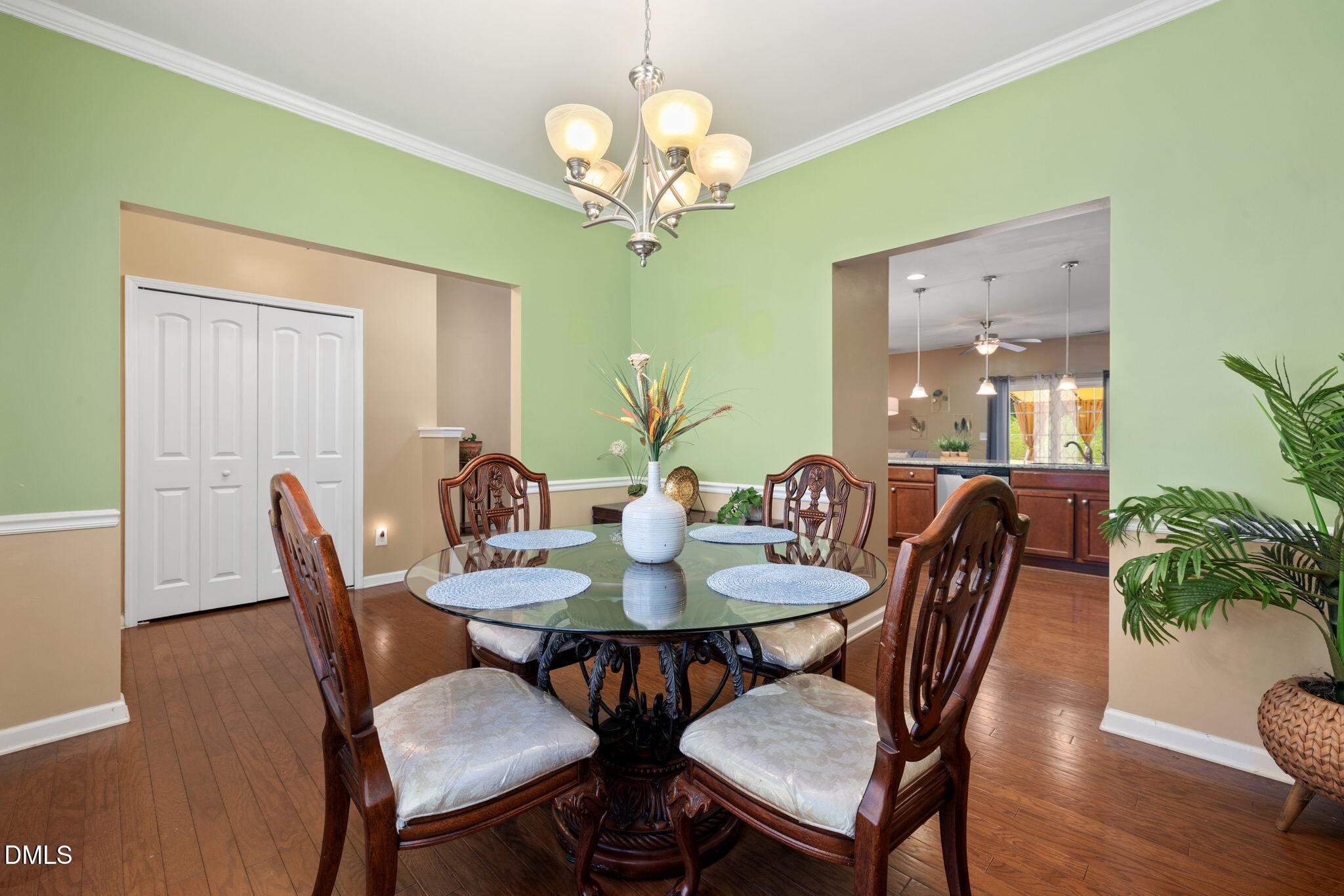 1304 Cozart Street Property Photo 9