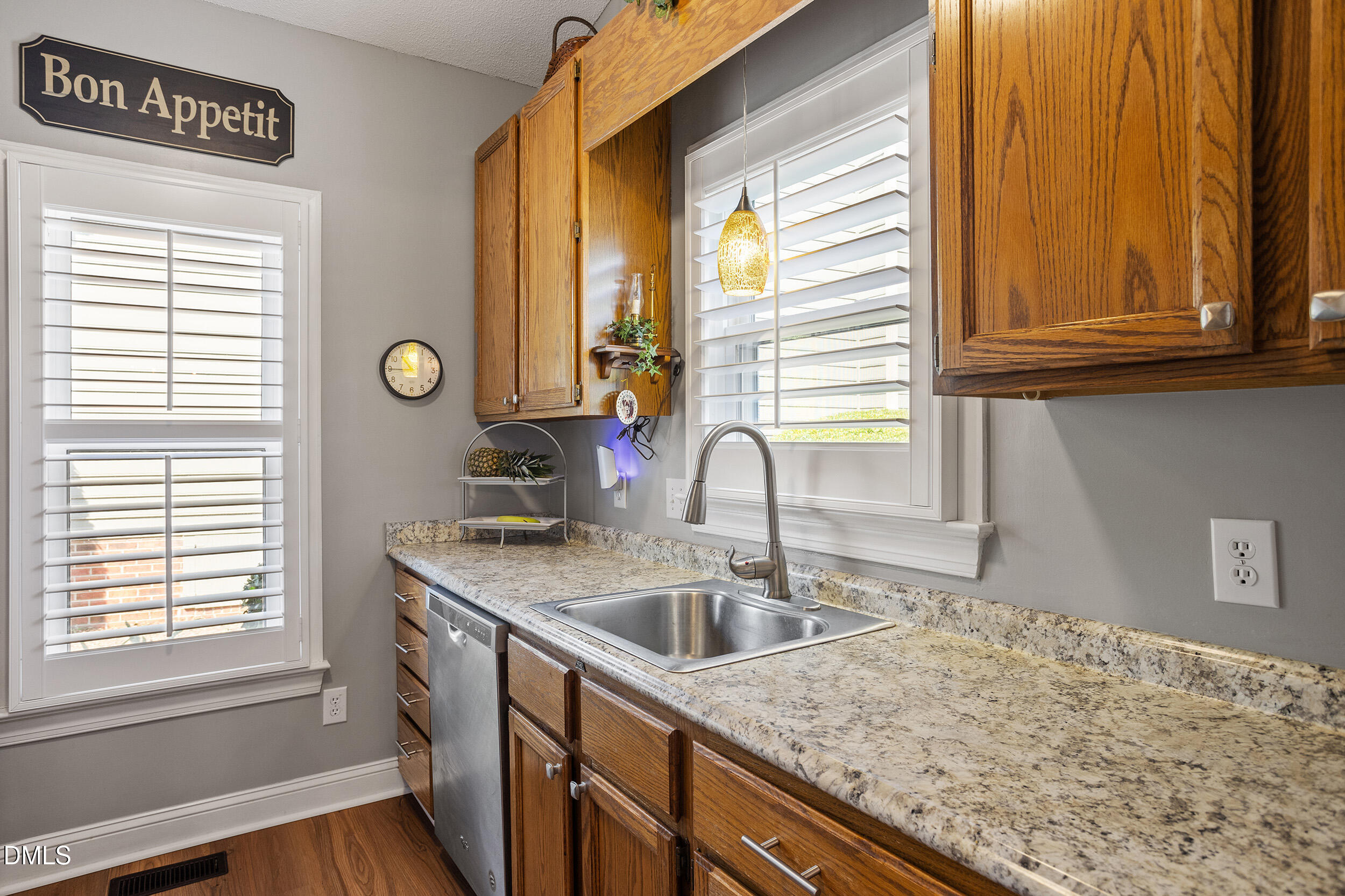 1238 Shadowbark Court Property Photo 15