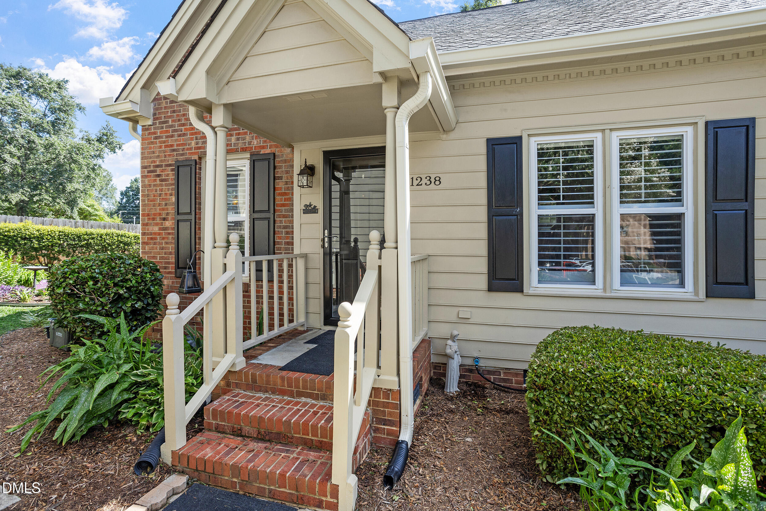 1238 Shadowbark Court Property Photo 27