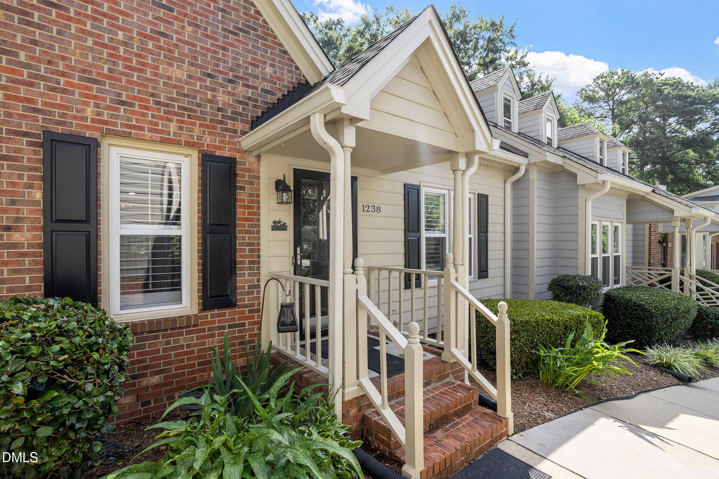 1238 Shadowbark Court Property Photo 29