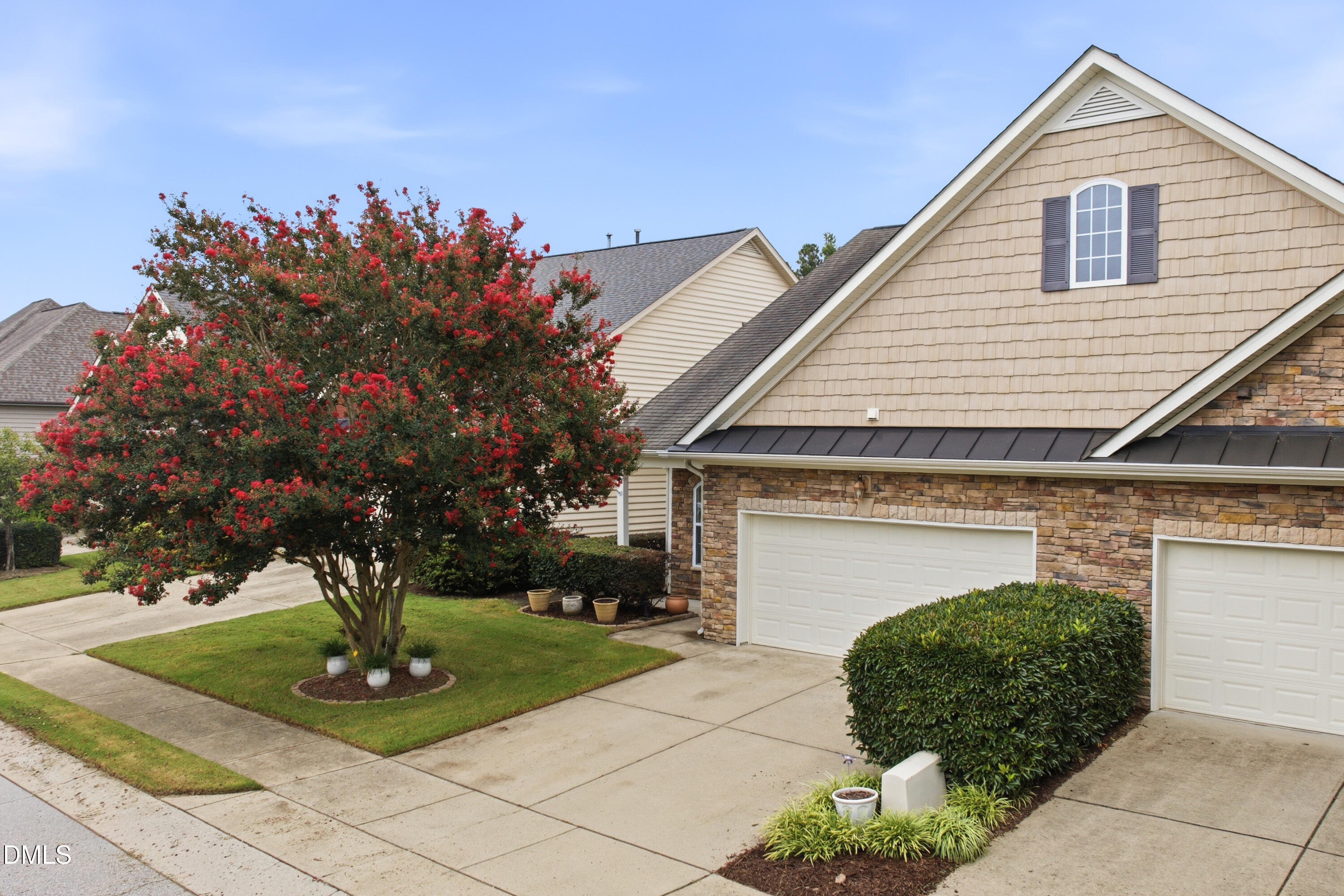 8009 Crookneck Drive Property Photo 3