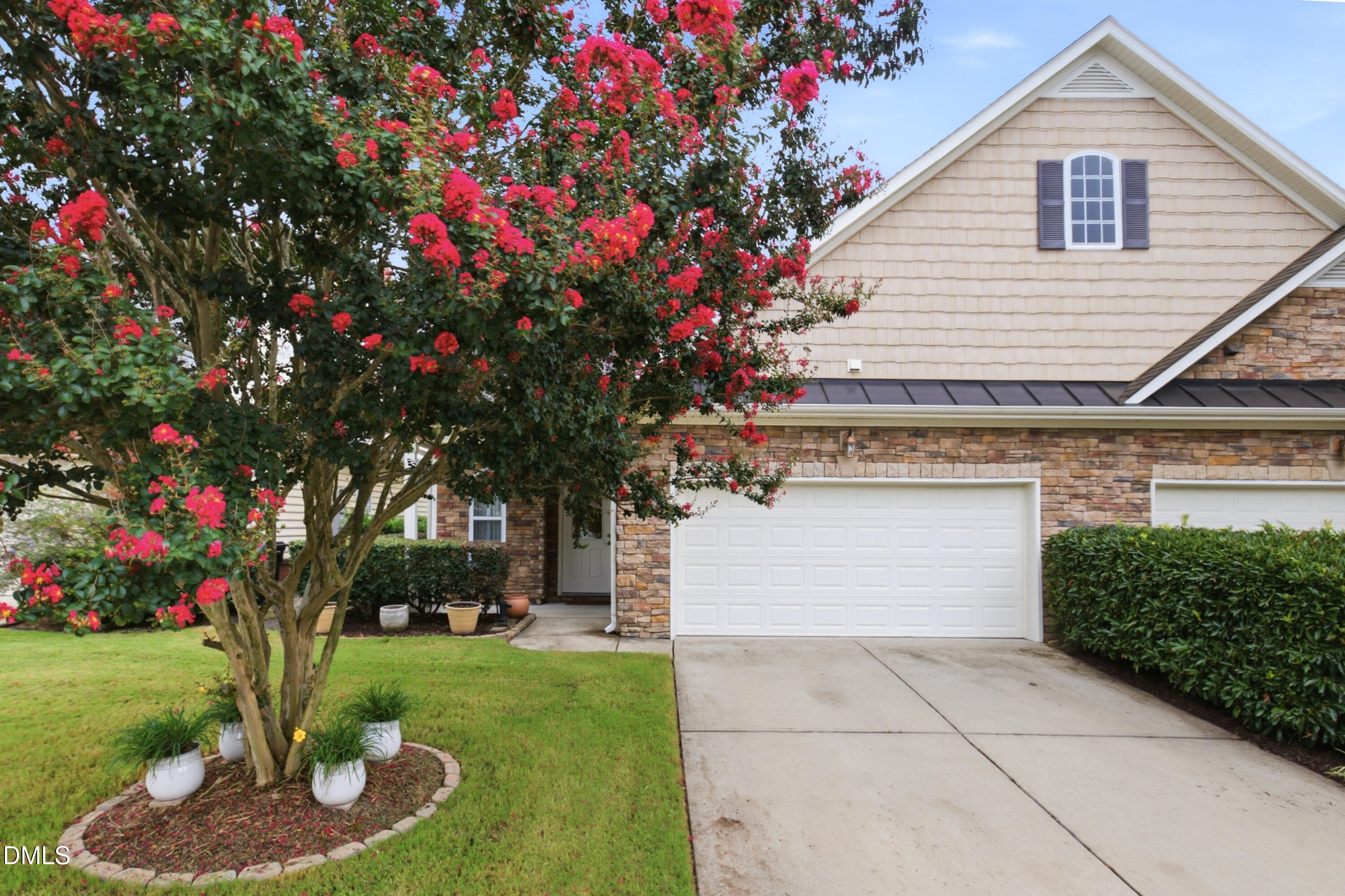 8009 Crookneck Drive Property Photo 4