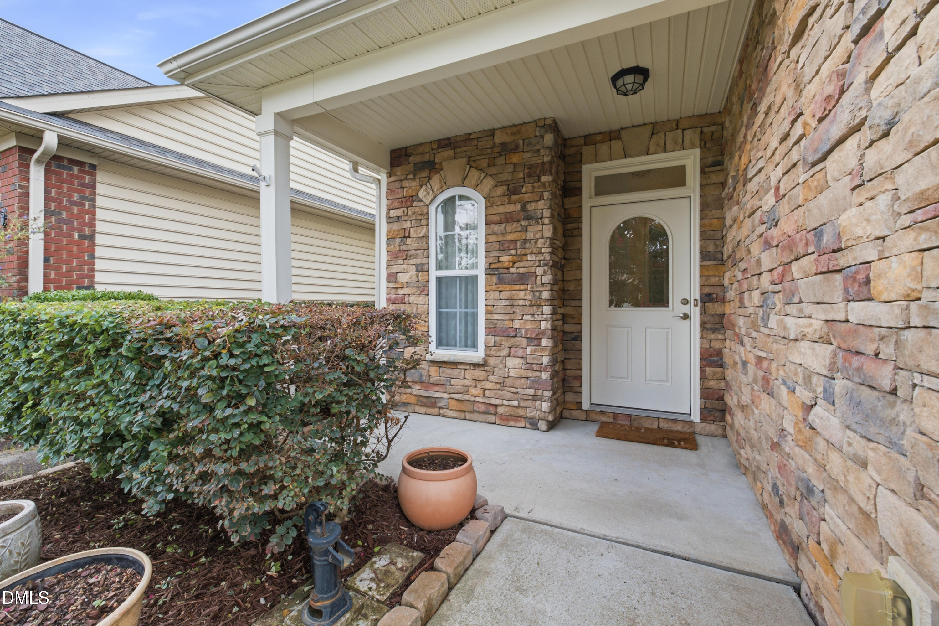 8009 Crookneck Drive Property Photo 11