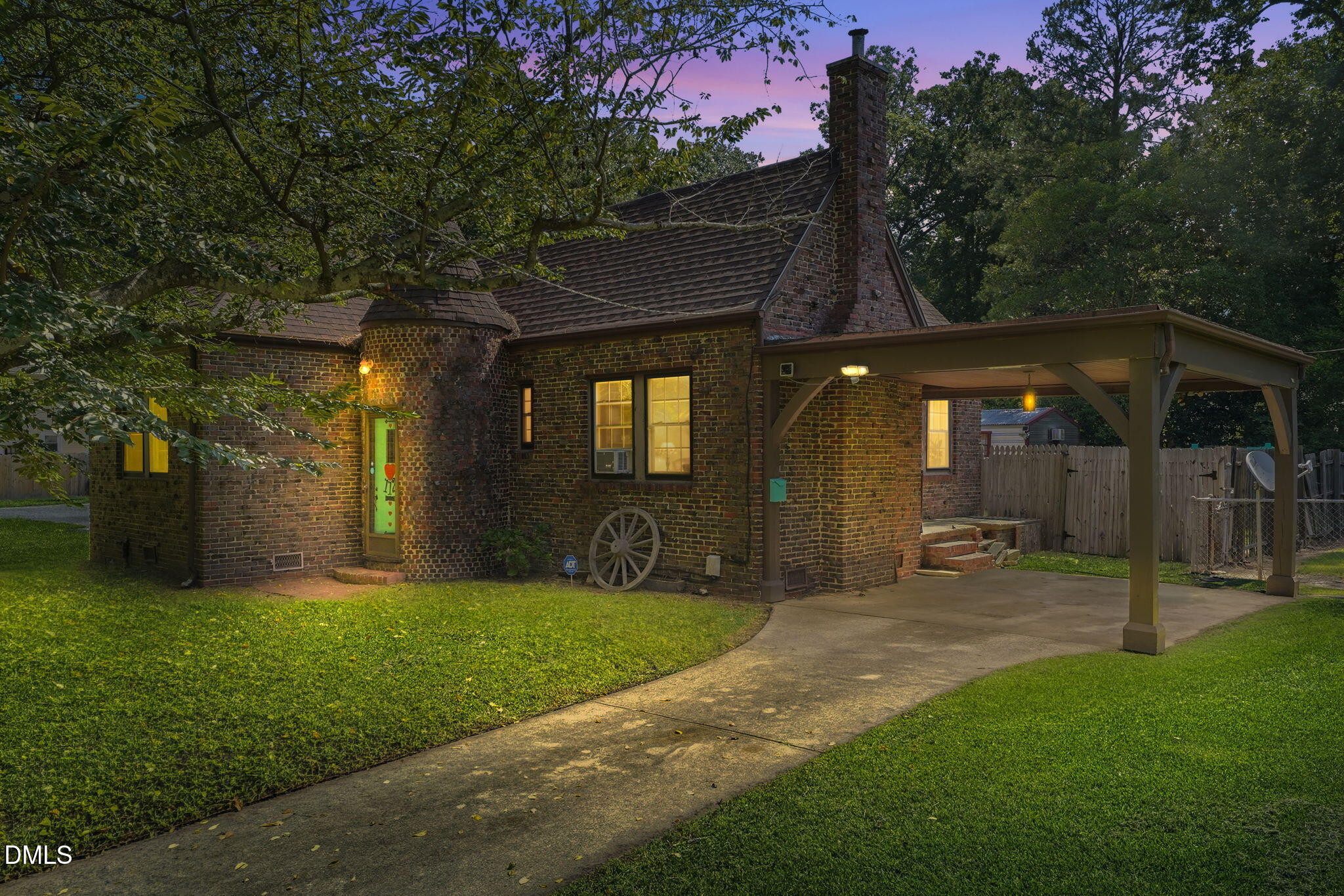 112 S Audubon Avenue Property Photo 1