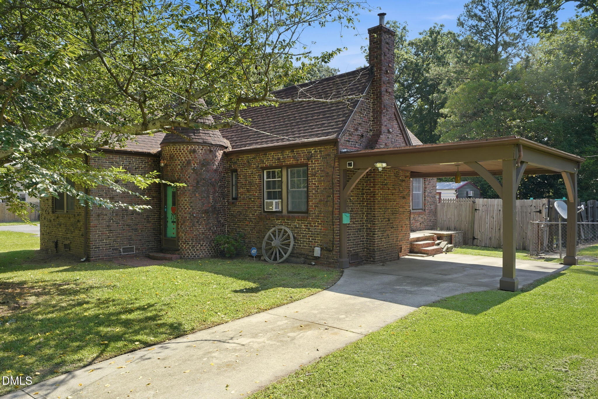 112 S Audubon Avenue Property Photo 2