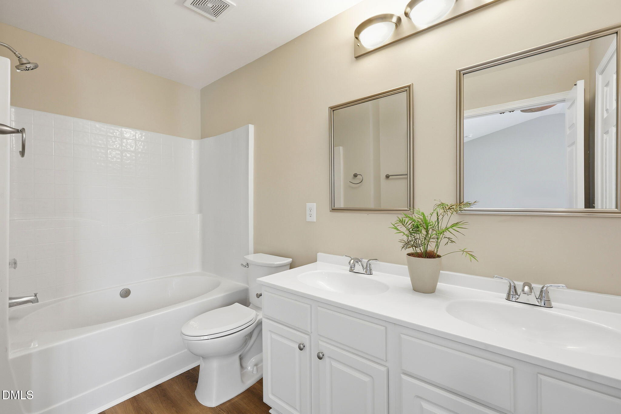 4325 Vienna Crest Drive Property Photo 23
