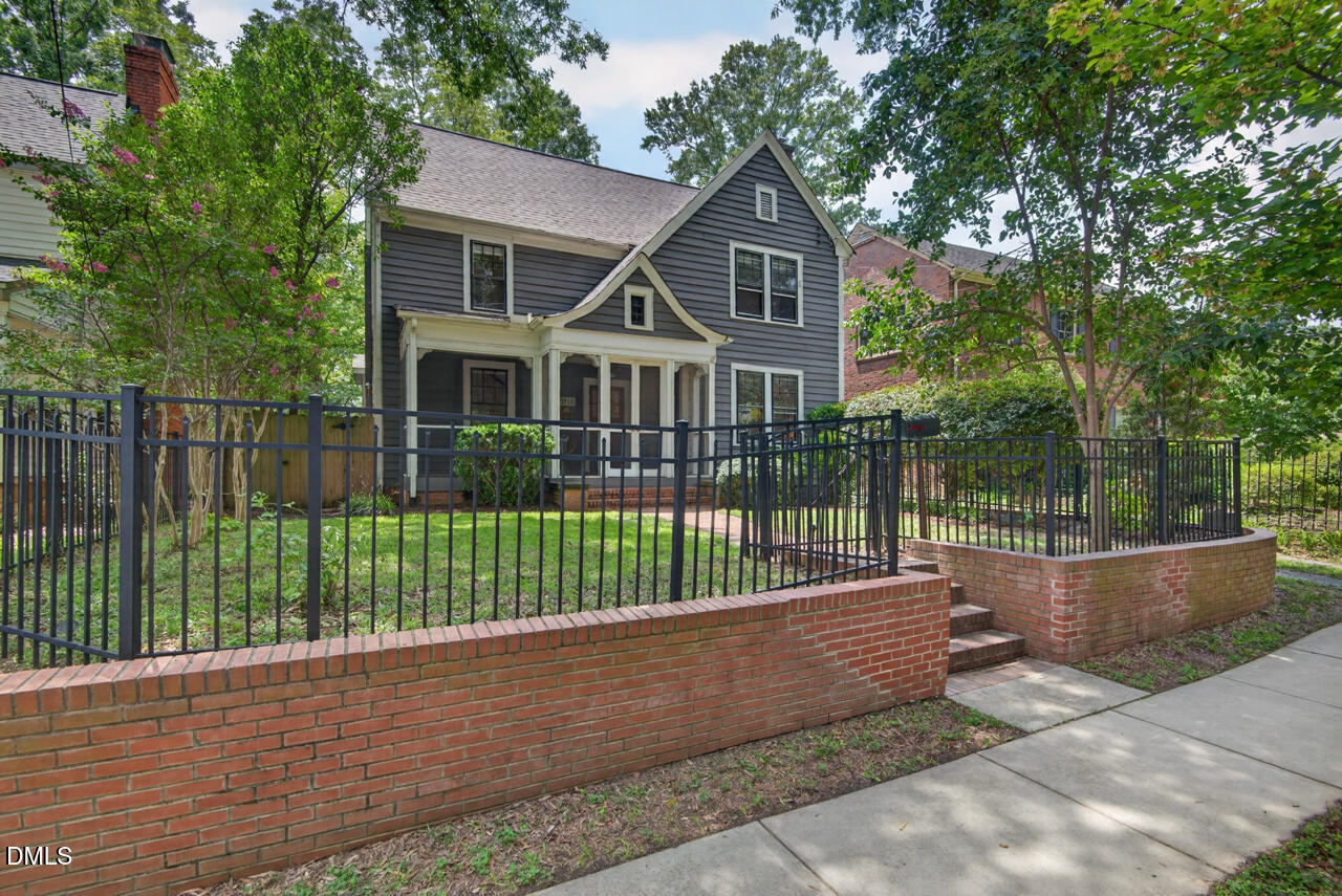1917 W Club Boulevard Property Photo 2