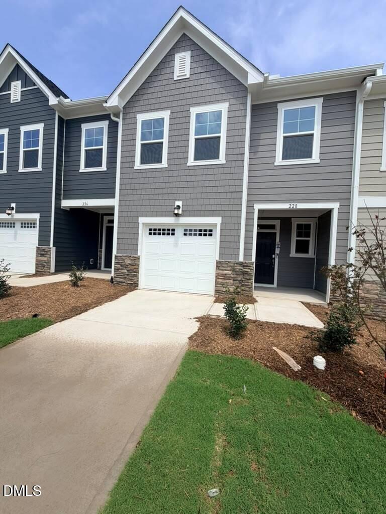 228 Deercroft Drive Property Photo 2