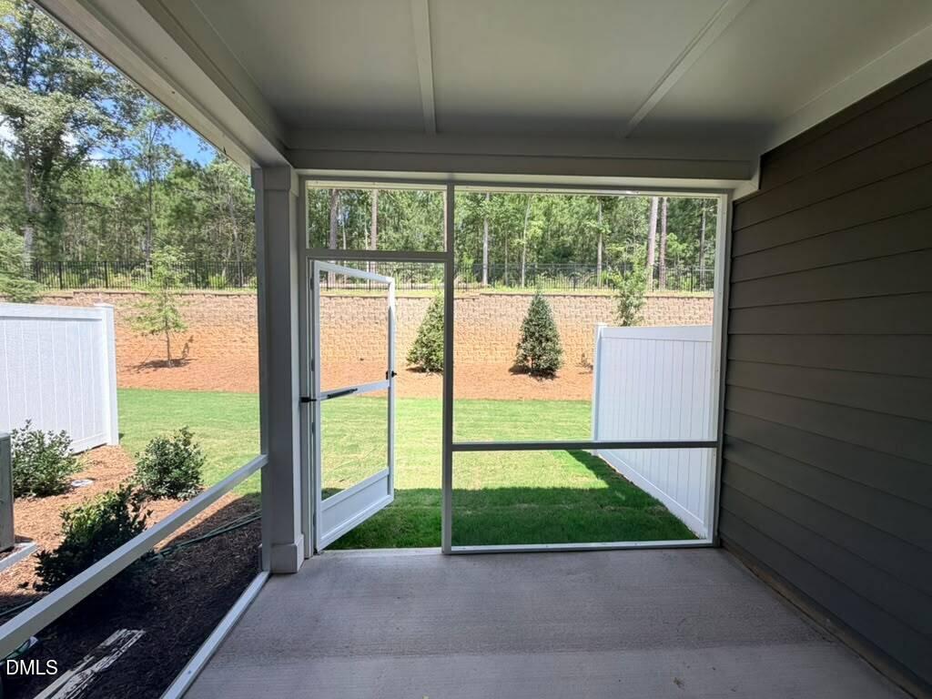 228 Deercroft Drive Property Photo 4