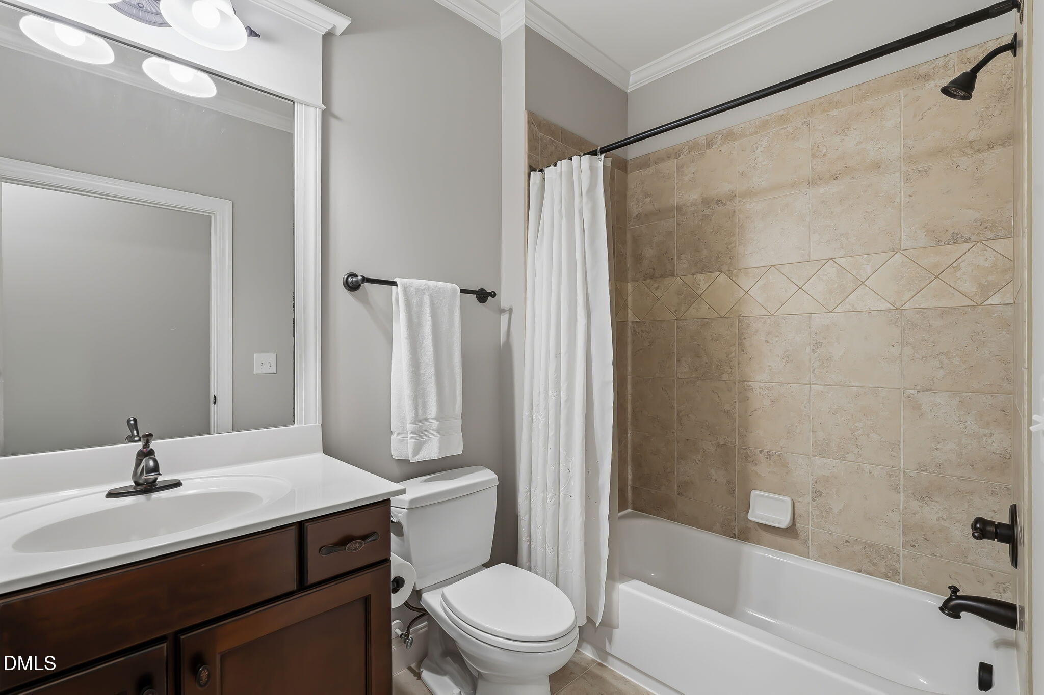 528 Dimock Way Property Photo 7