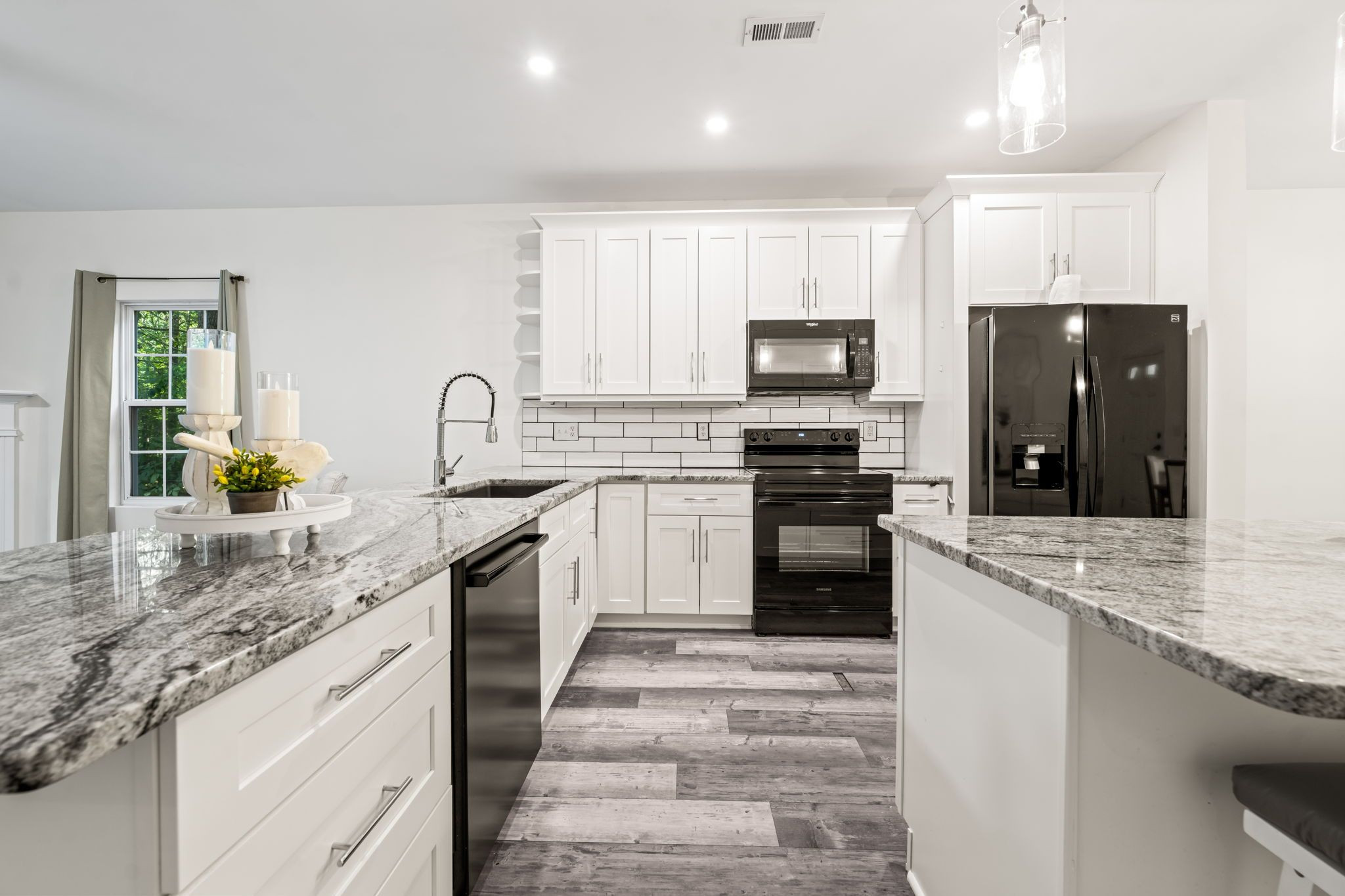 228 River Hills Drive Property Photo 12