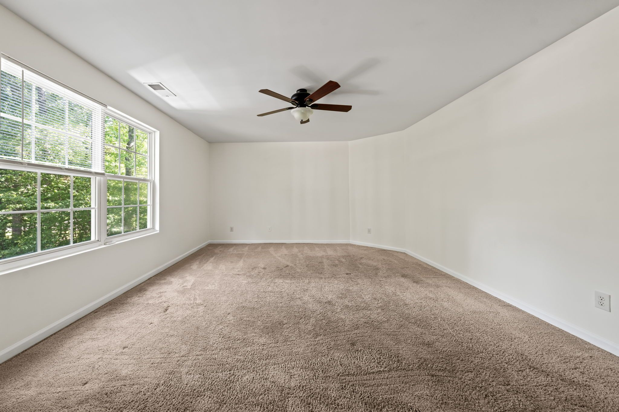 228 River Hills Drive Property Photo 40