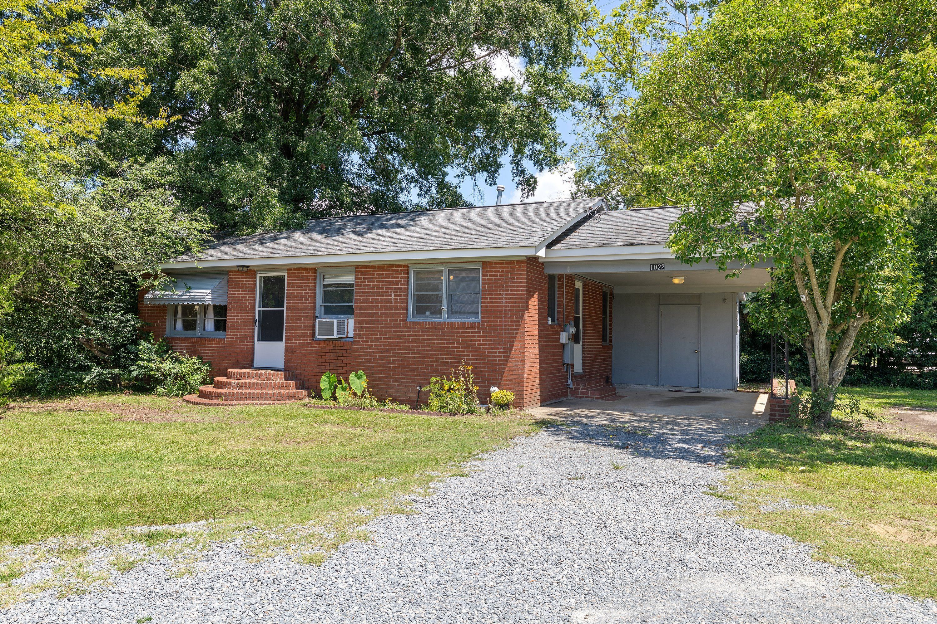 1022 S Pollock Street Property Photo 3