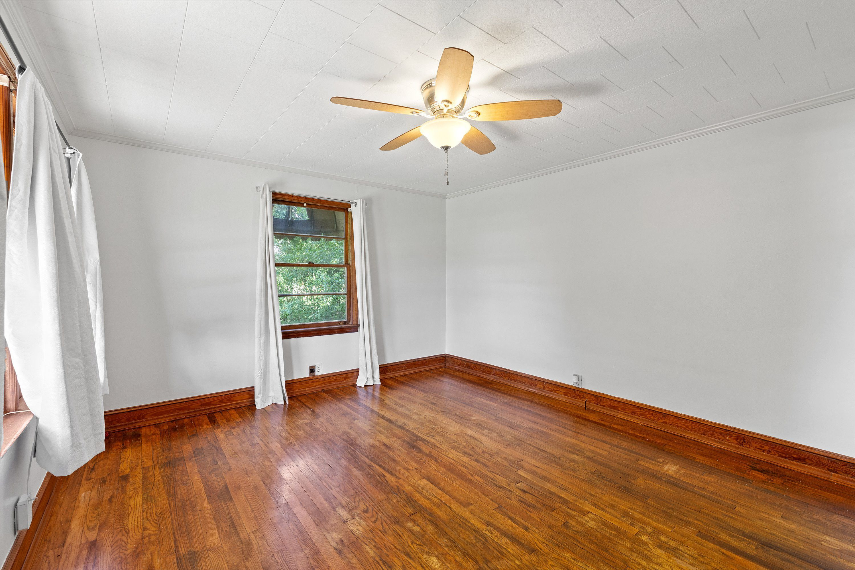 1022 S Pollock Street Property Photo 8