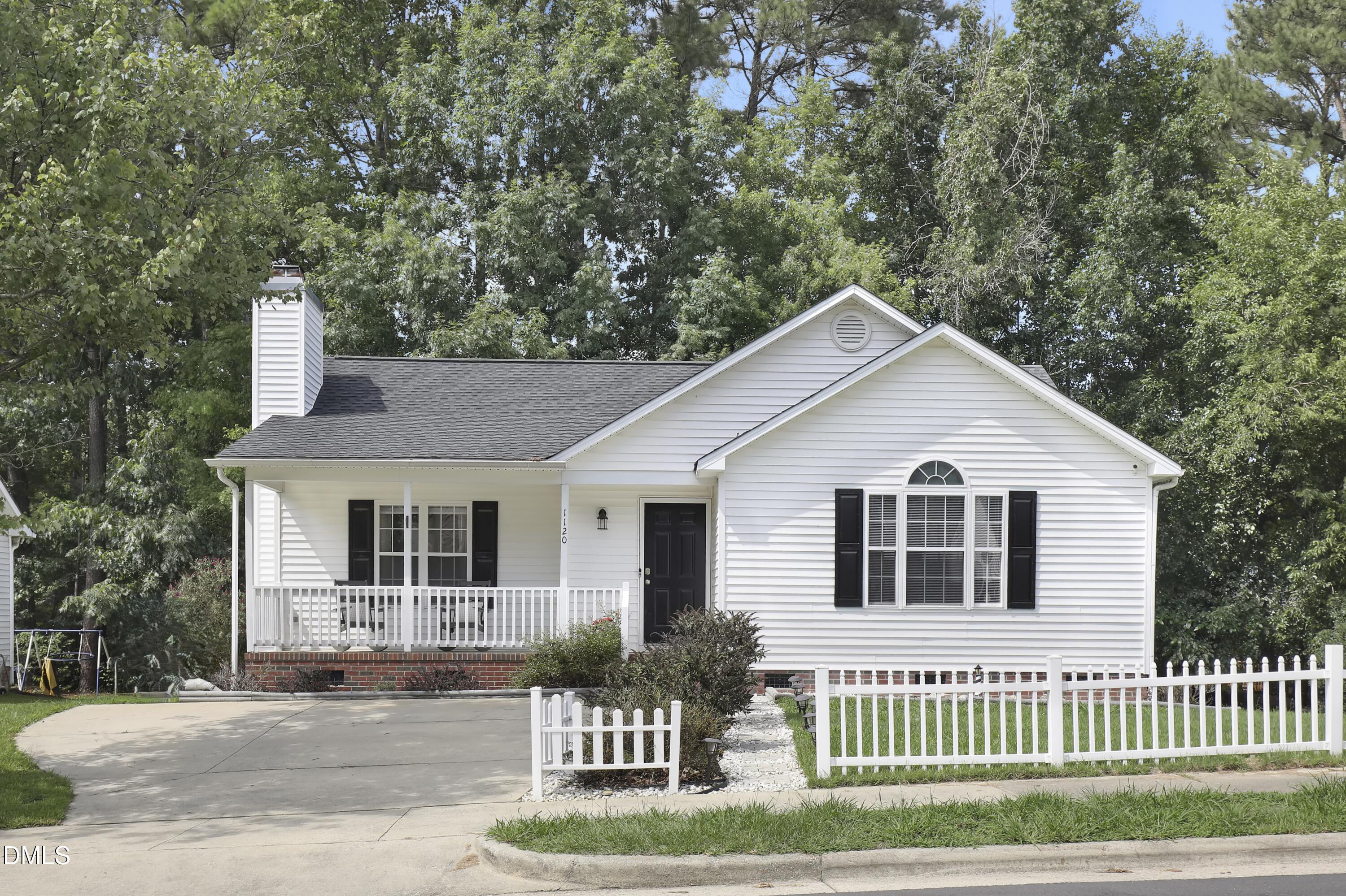 1120 Curtiss Drive Property Photo 1