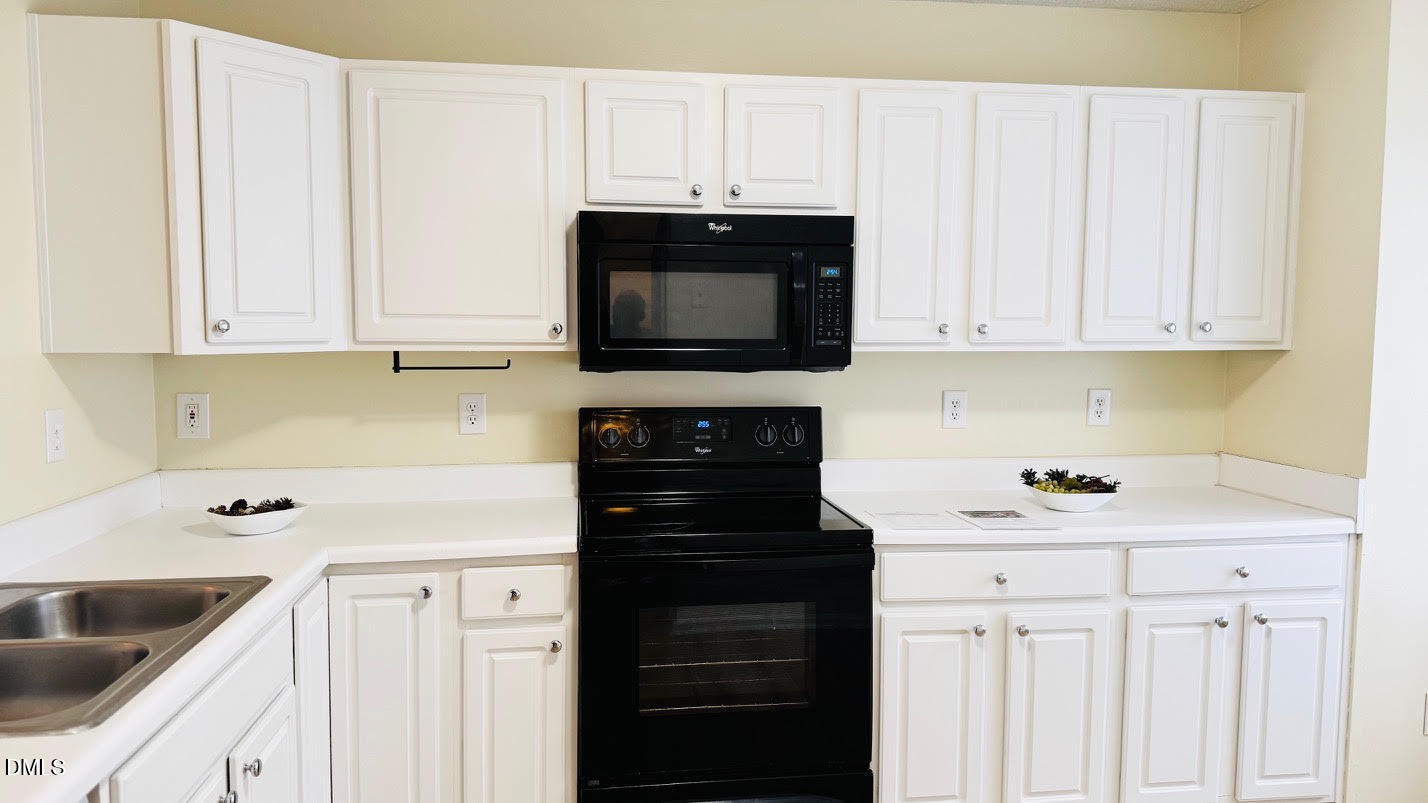 308 Virens Drive Property Photo 6