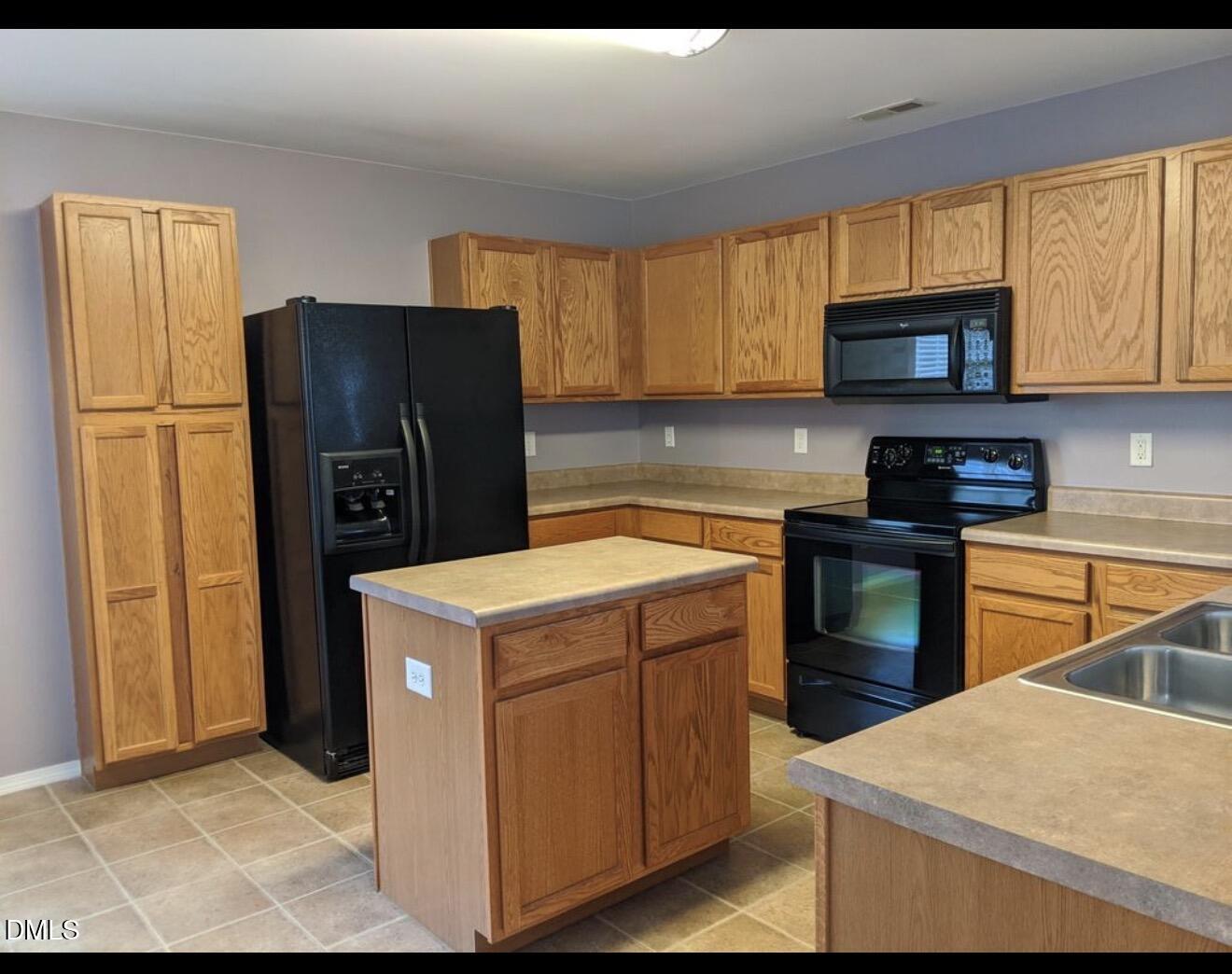 4804 Rockport Drive Property Photo 6