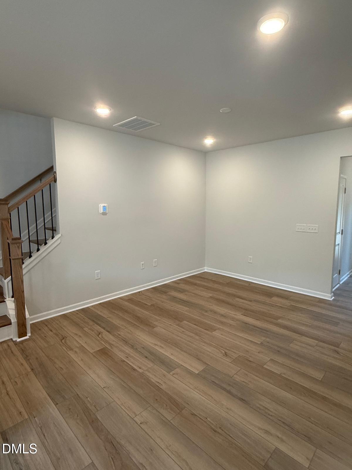 260 Ravenscraig Park Place Property Photo 27