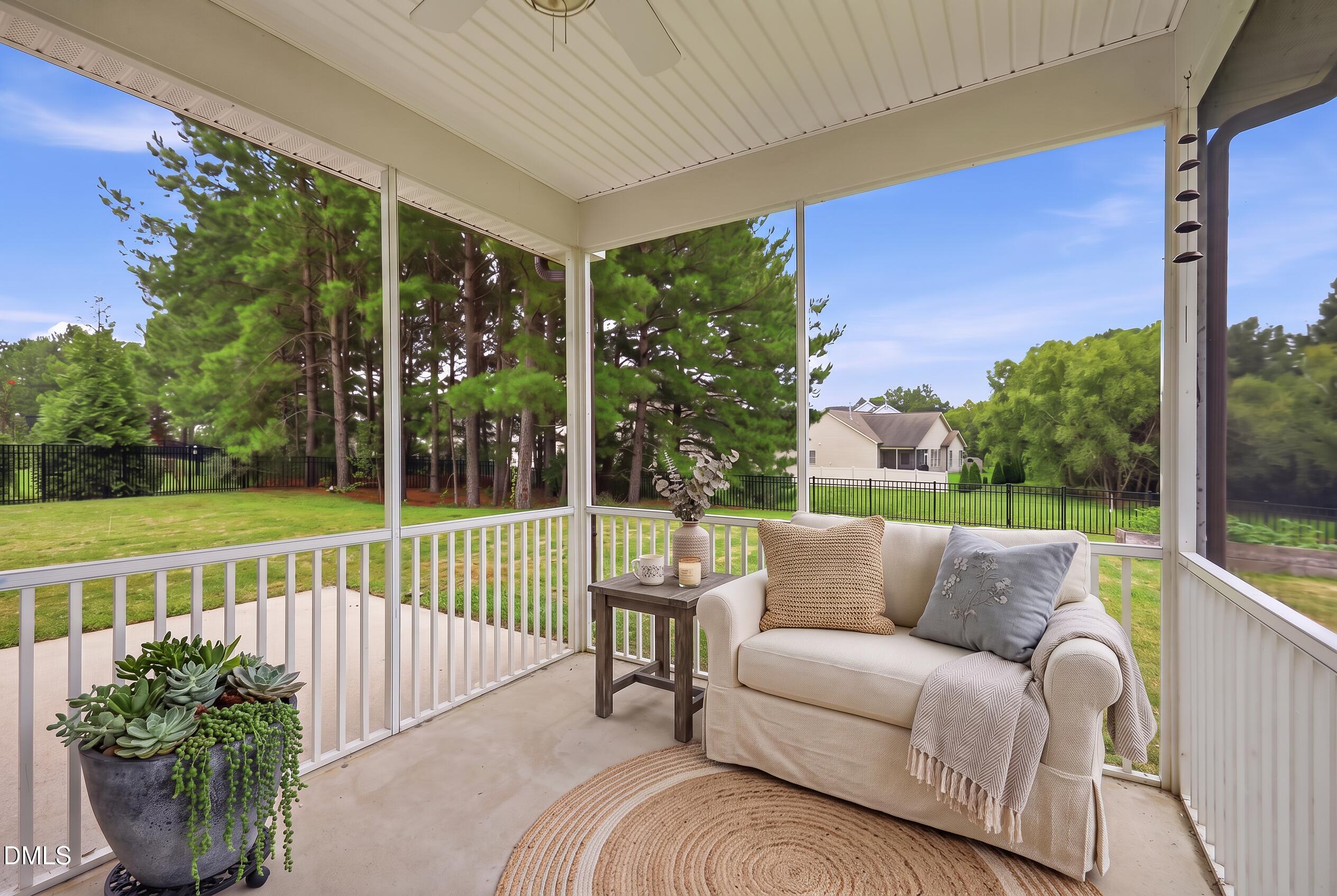 1404 Sage Tree Drive Property Photo 3