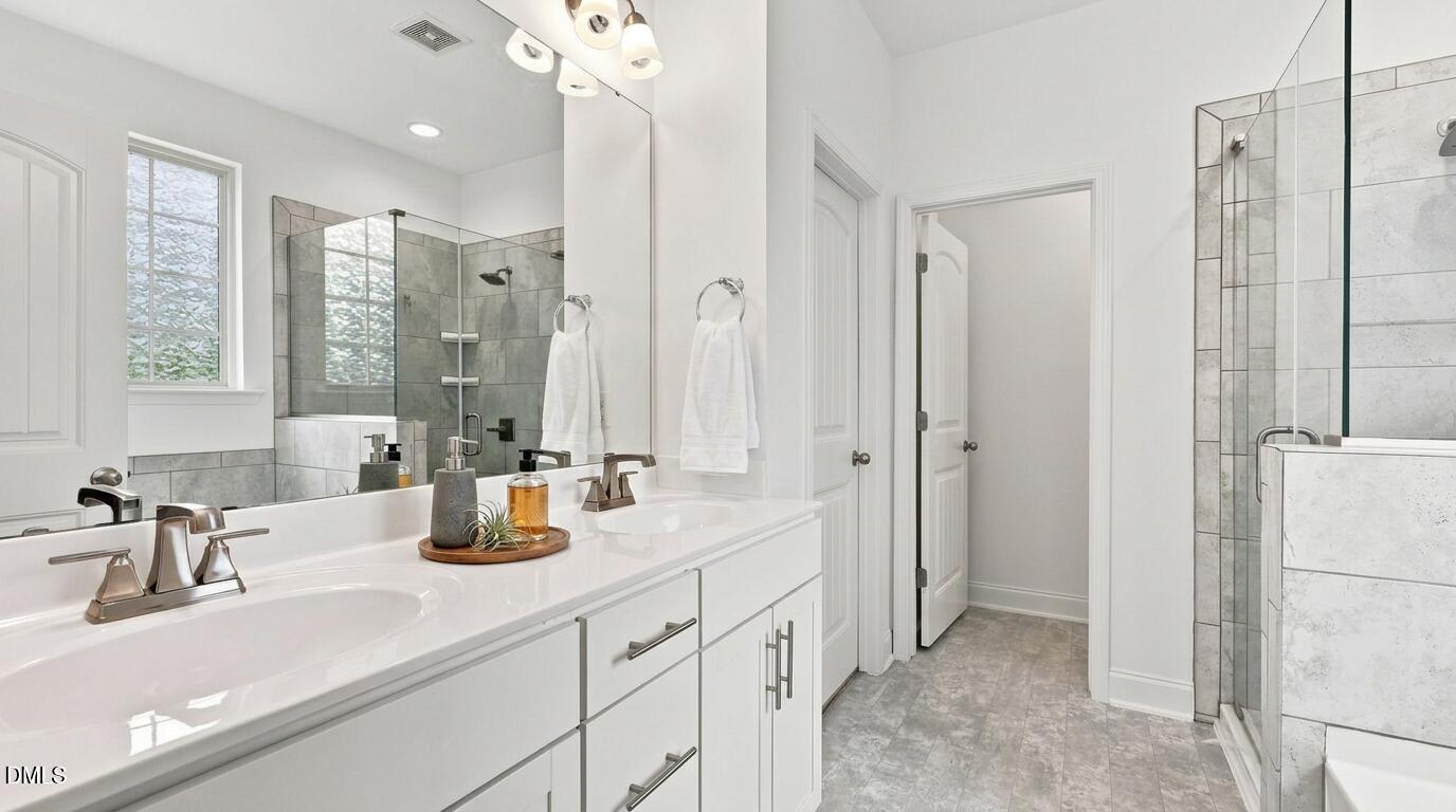 1404 Sage Tree Drive Property Photo 11