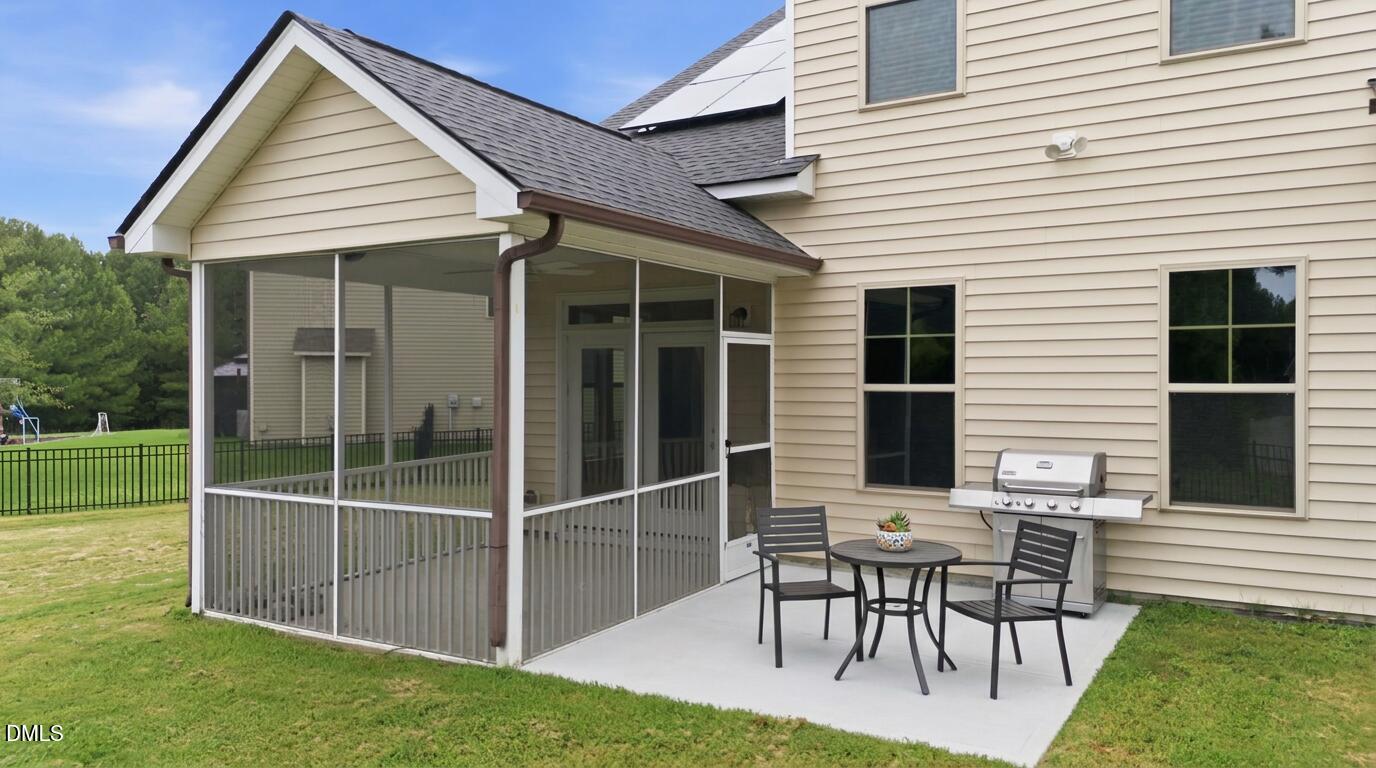 1404 Sage Tree Drive Property Photo 16