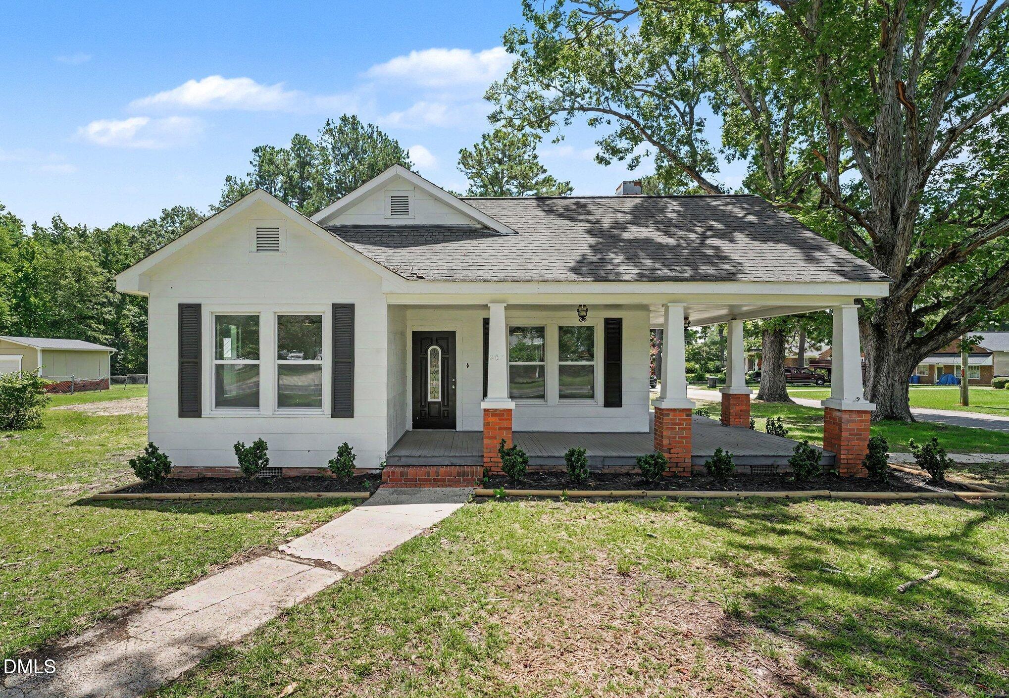 207 Old Post Road Property Photo 2