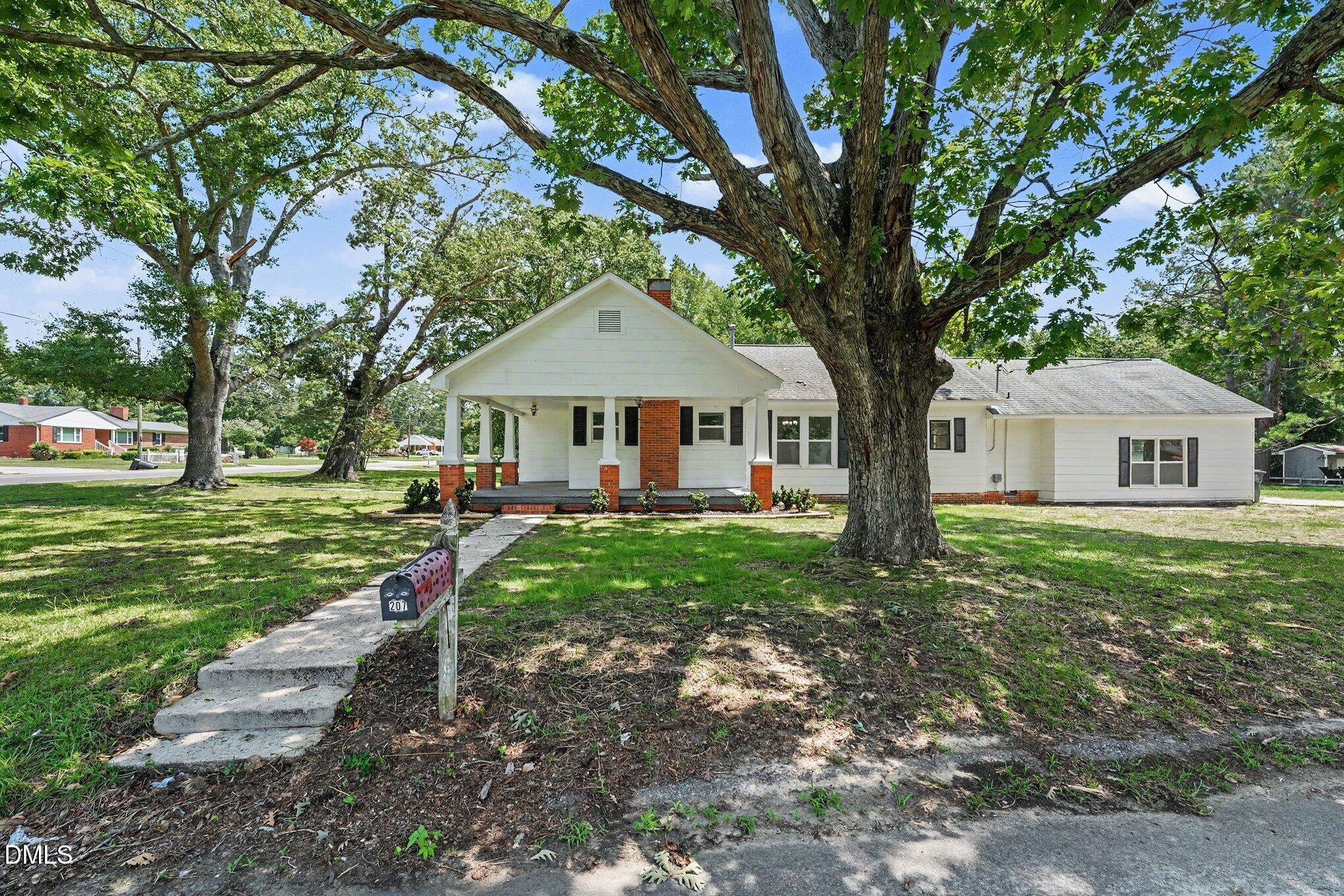 207 Old Post Road Property Photo 3