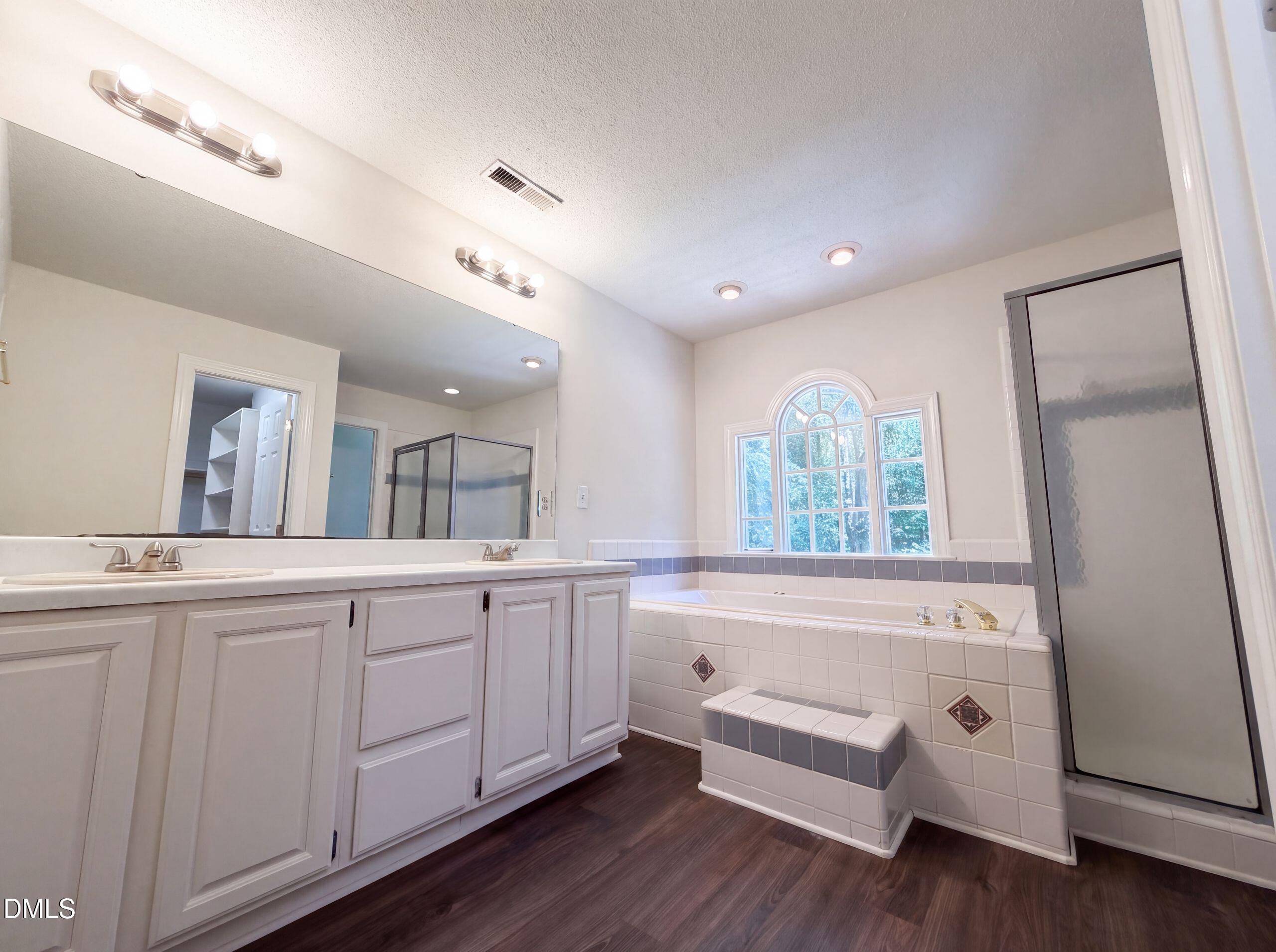 2501 Dunmore Court Property Photo 10