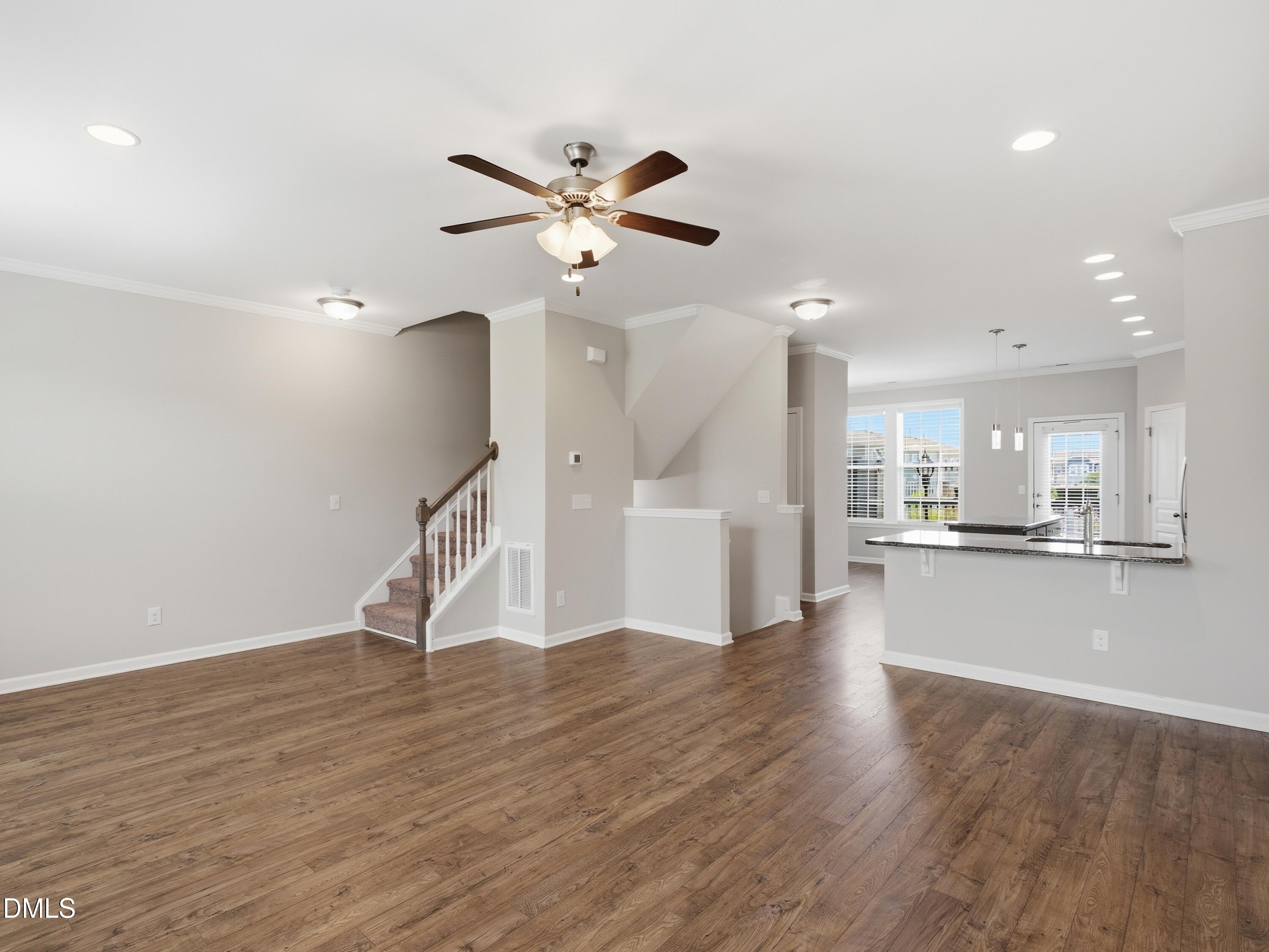 6028 Kayton Street Property Photo 4
