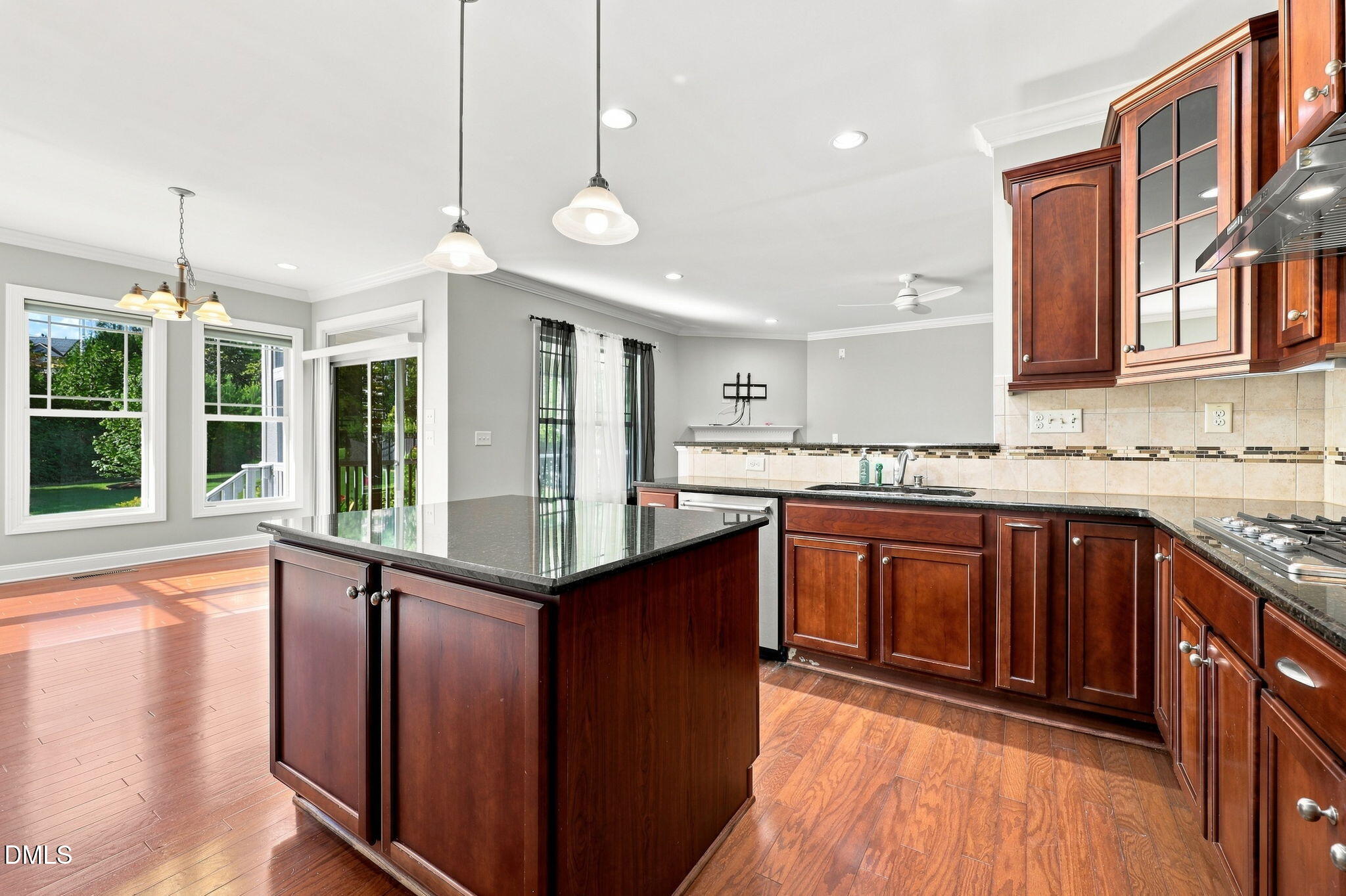 426 Powers Ferry Road Property Photo 30