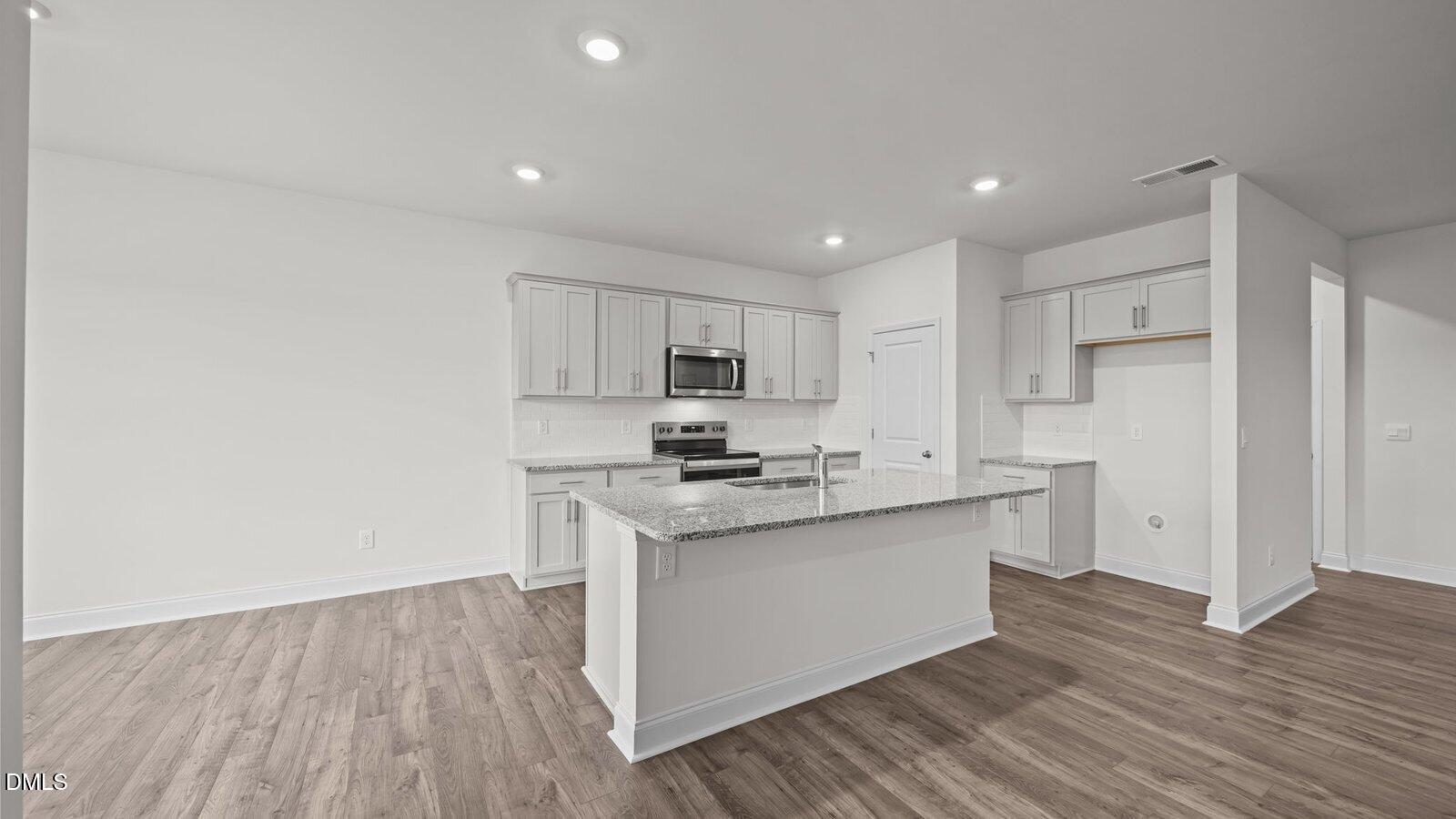 10590 Beard Way Property Photo 7