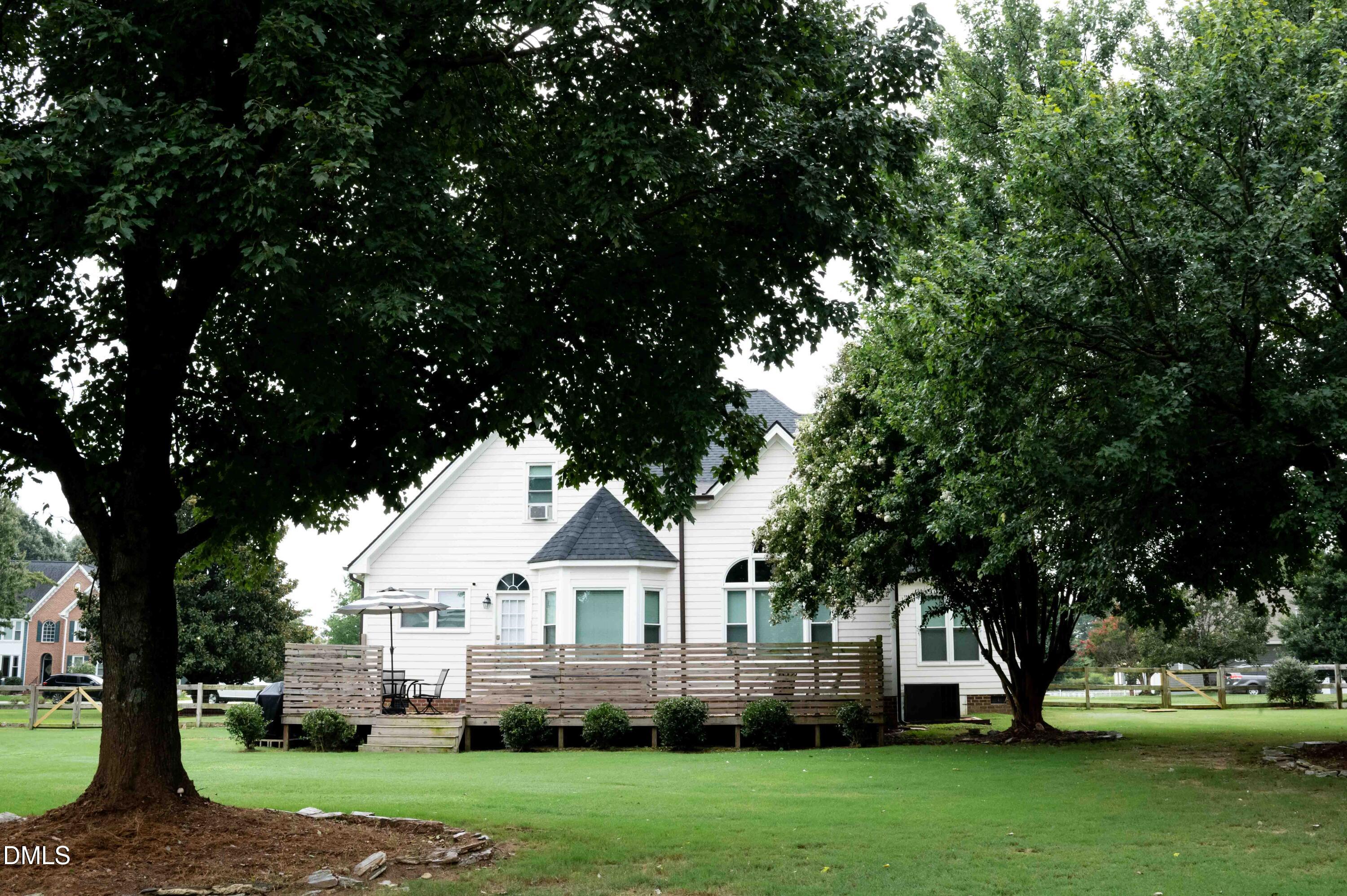 3908 Autumn Creek Drive Property Photo 4