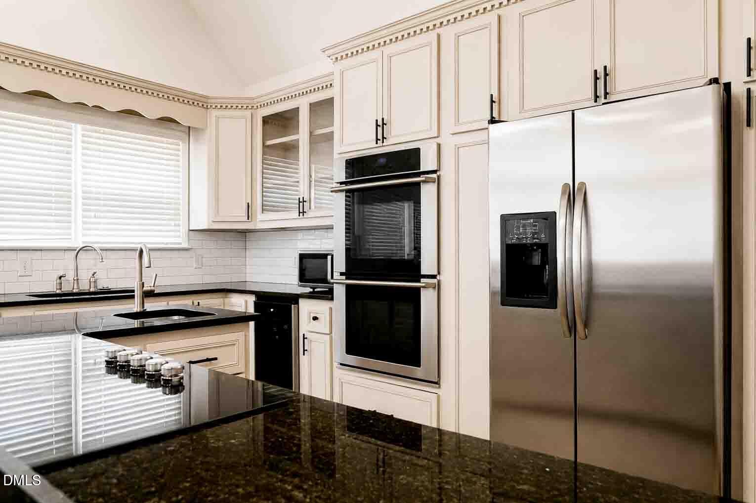 3908 Autumn Creek Drive Property Photo 7