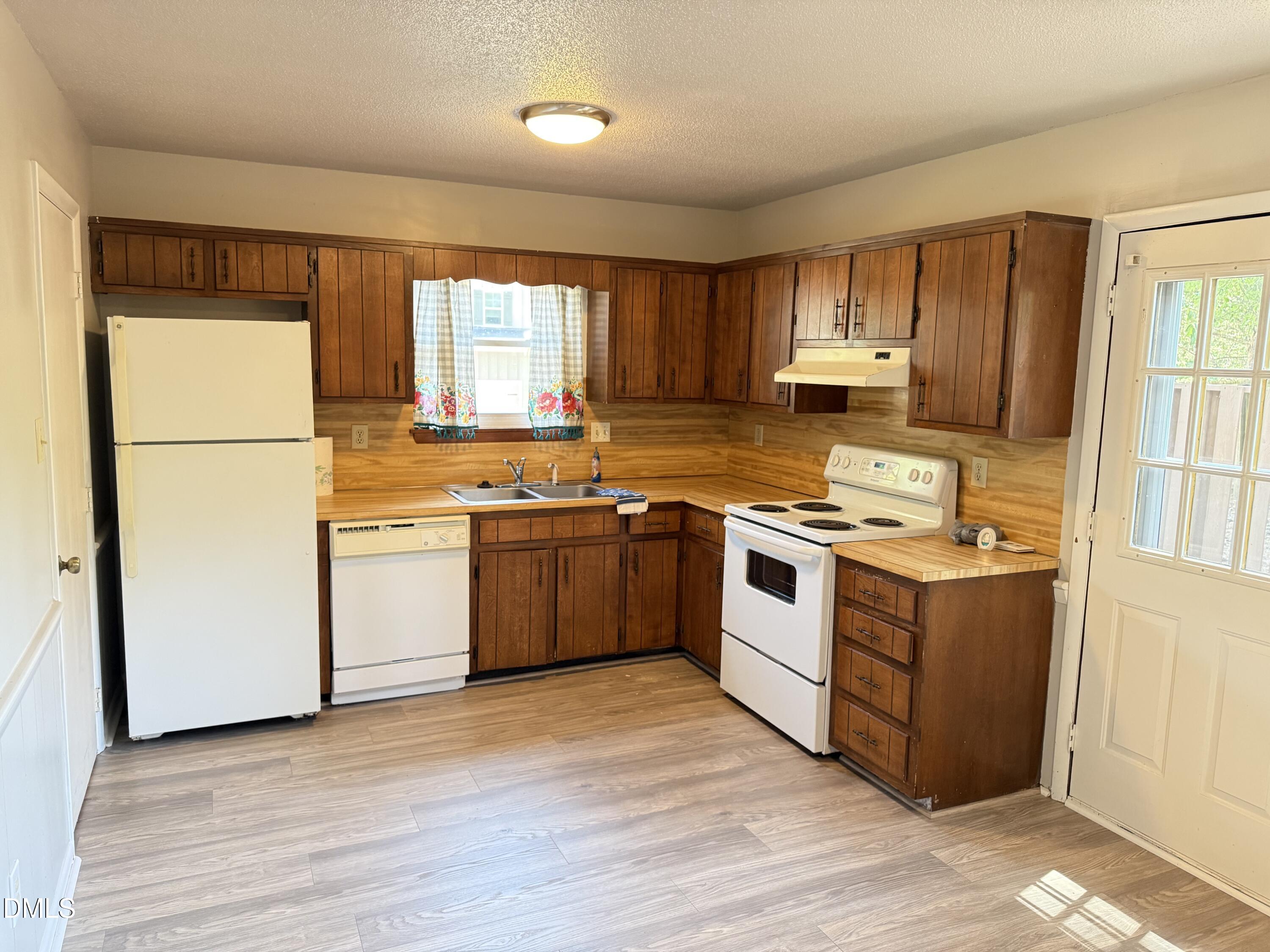 4401 Bleeker Court Property Photo 5