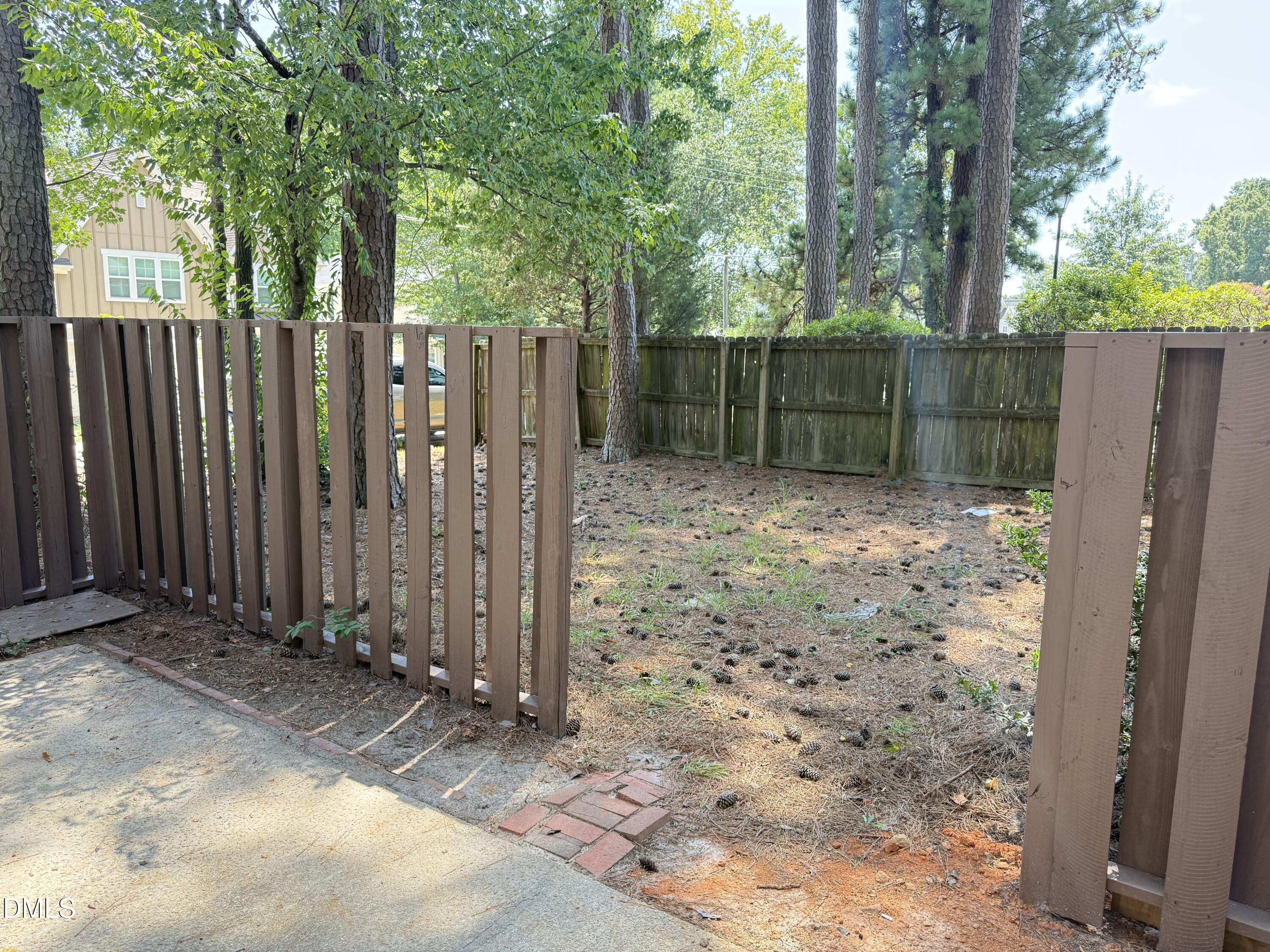 4401 Bleeker Court Property Photo 7