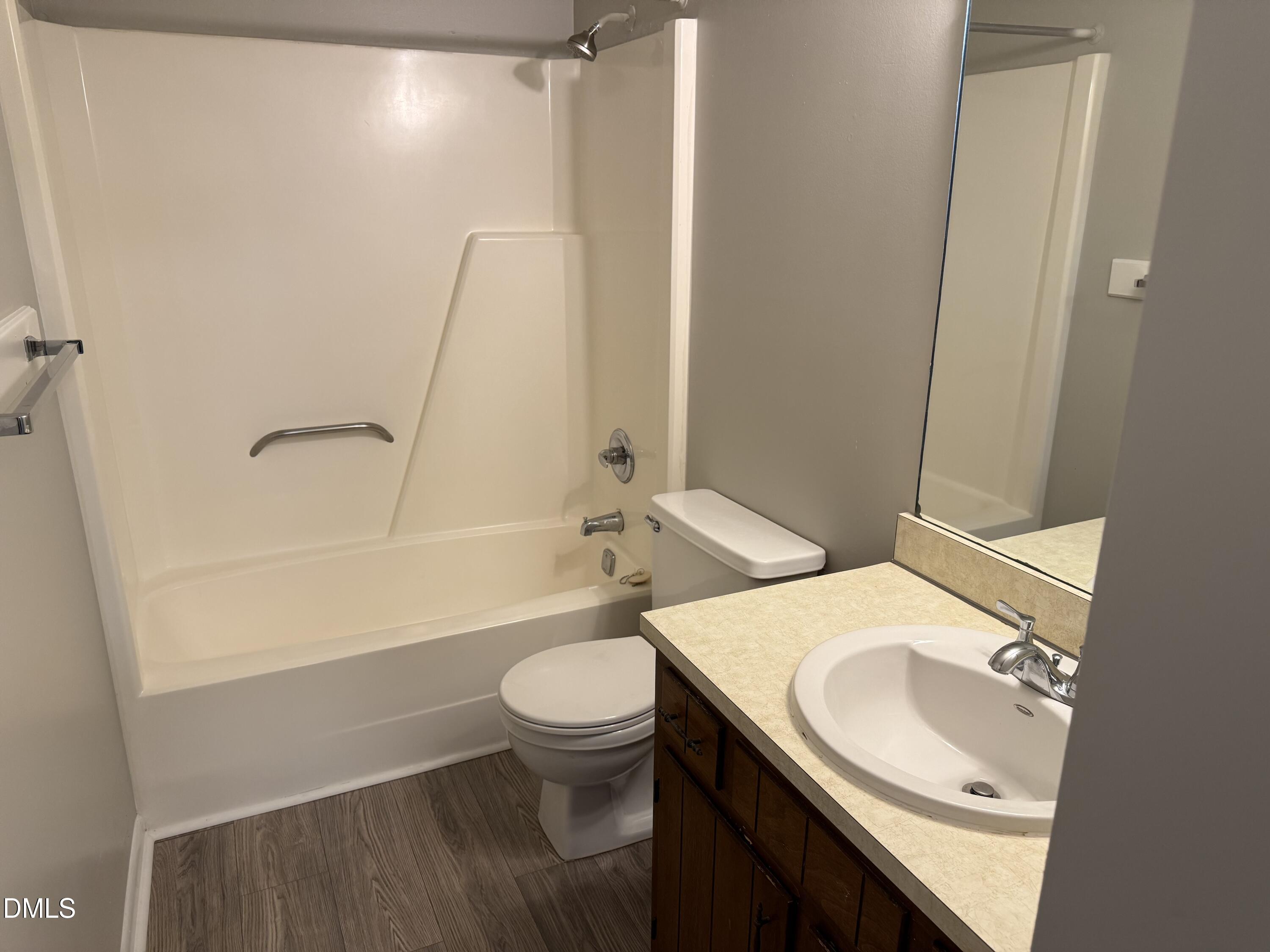 4401 Bleeker Court Property Photo 9