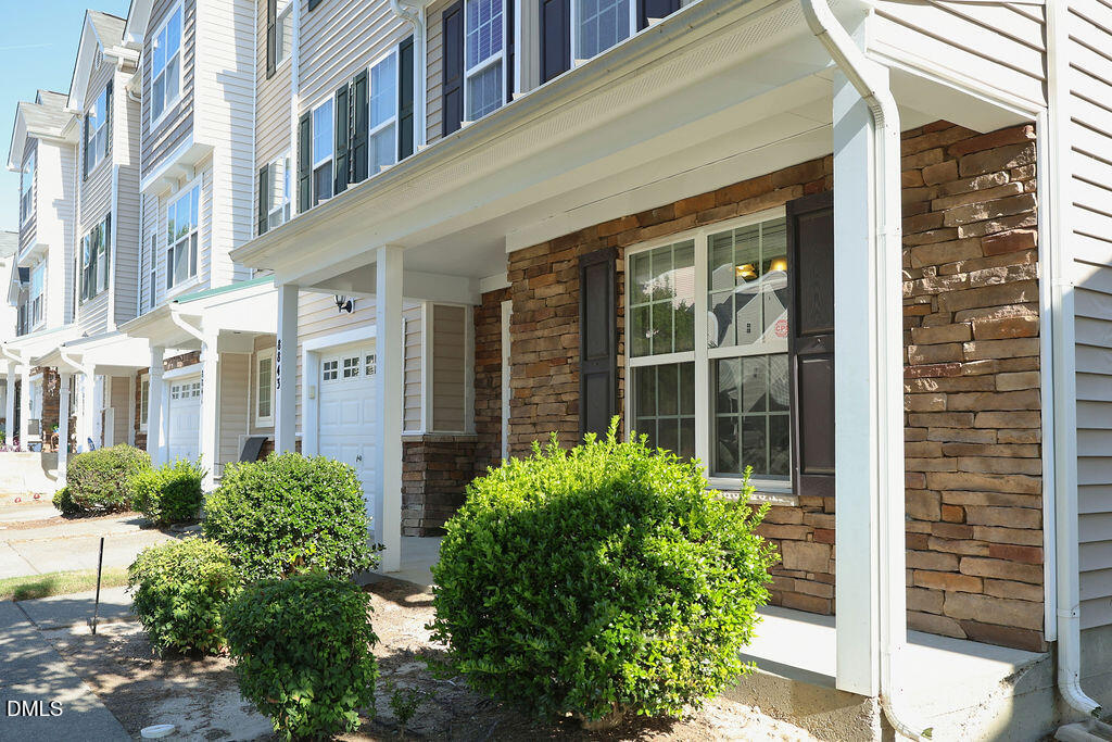 8843 Thornton Town Place Property Photo 3