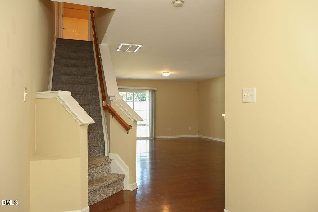8843 Thornton Town Place Property Photo 6