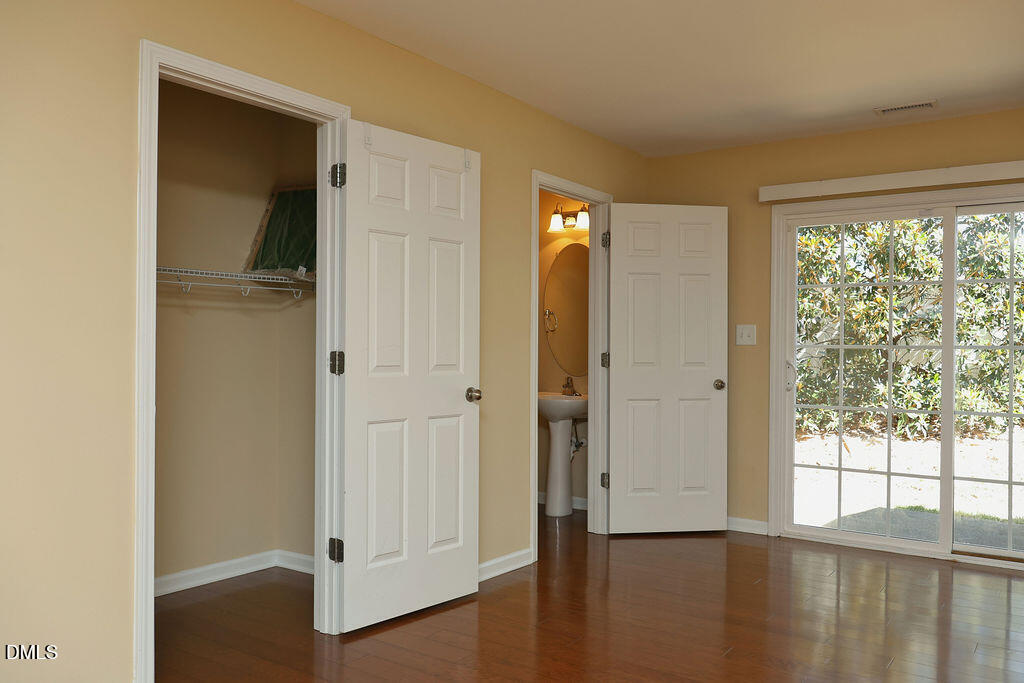 8843 Thornton Town Place Property Photo 10