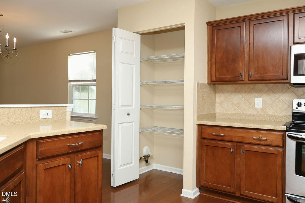 8843 Thornton Town Place Property Photo 14