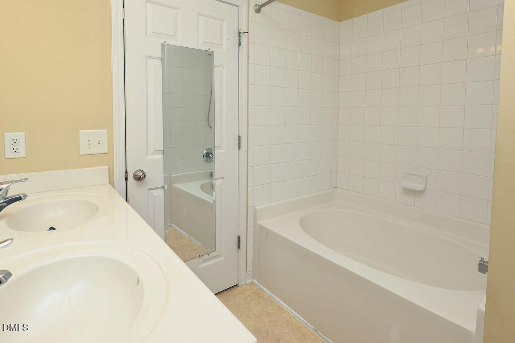 8843 Thornton Town Place Property Photo 23
