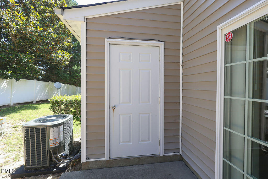 8843 Thornton Town Place Property Photo 32