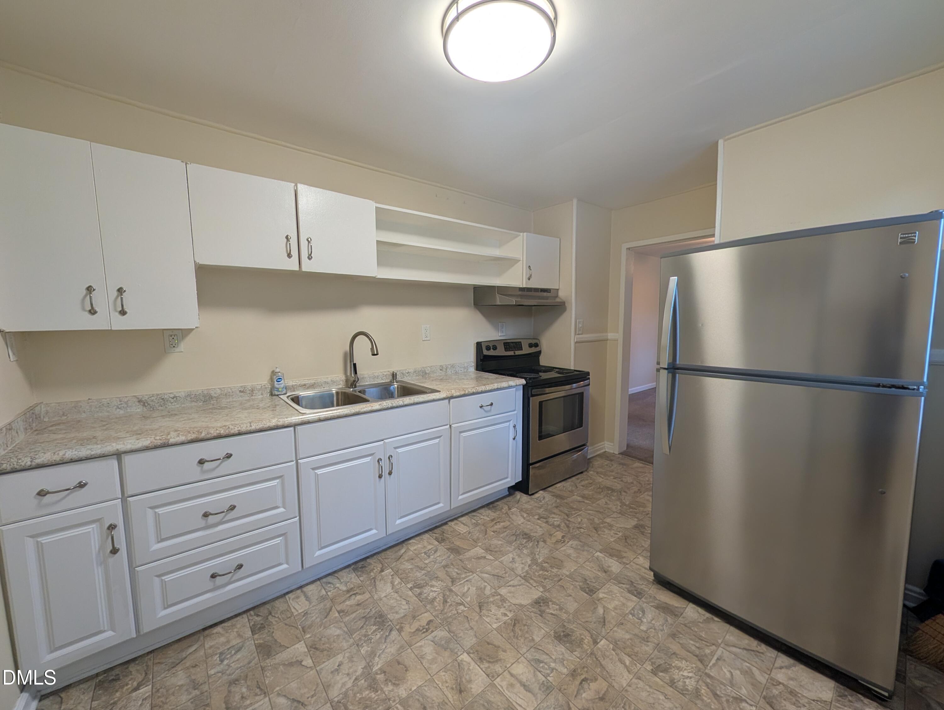 2412 Dallas Street Property Photo 3