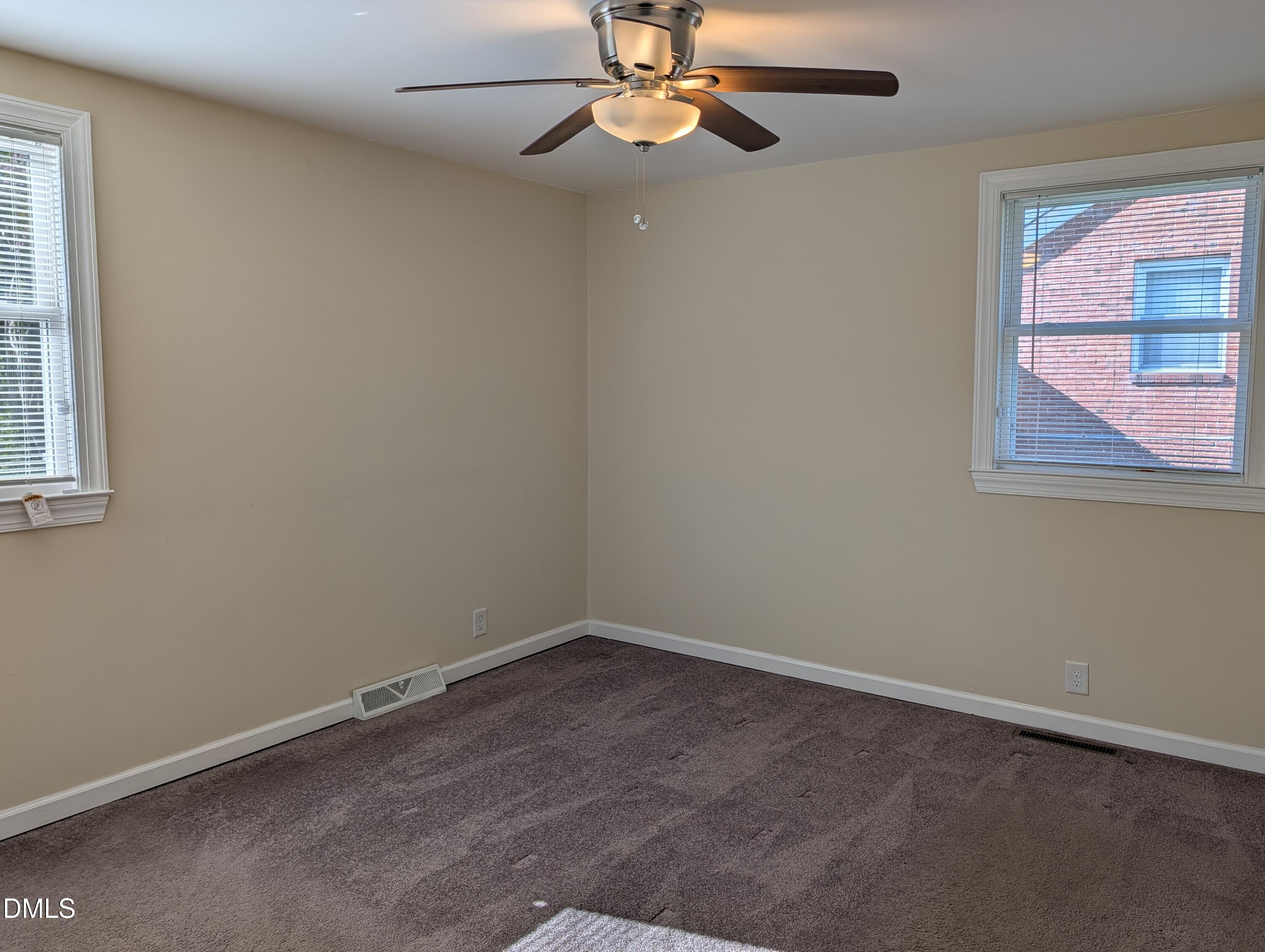 2412 Dallas Street Property Photo 6