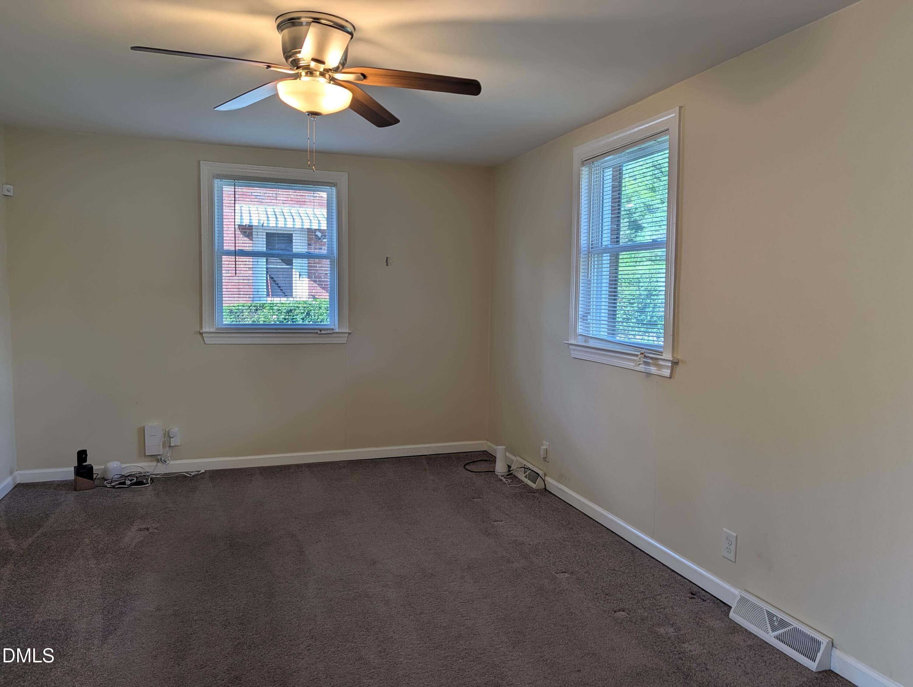 2412 Dallas Street Property Photo 7