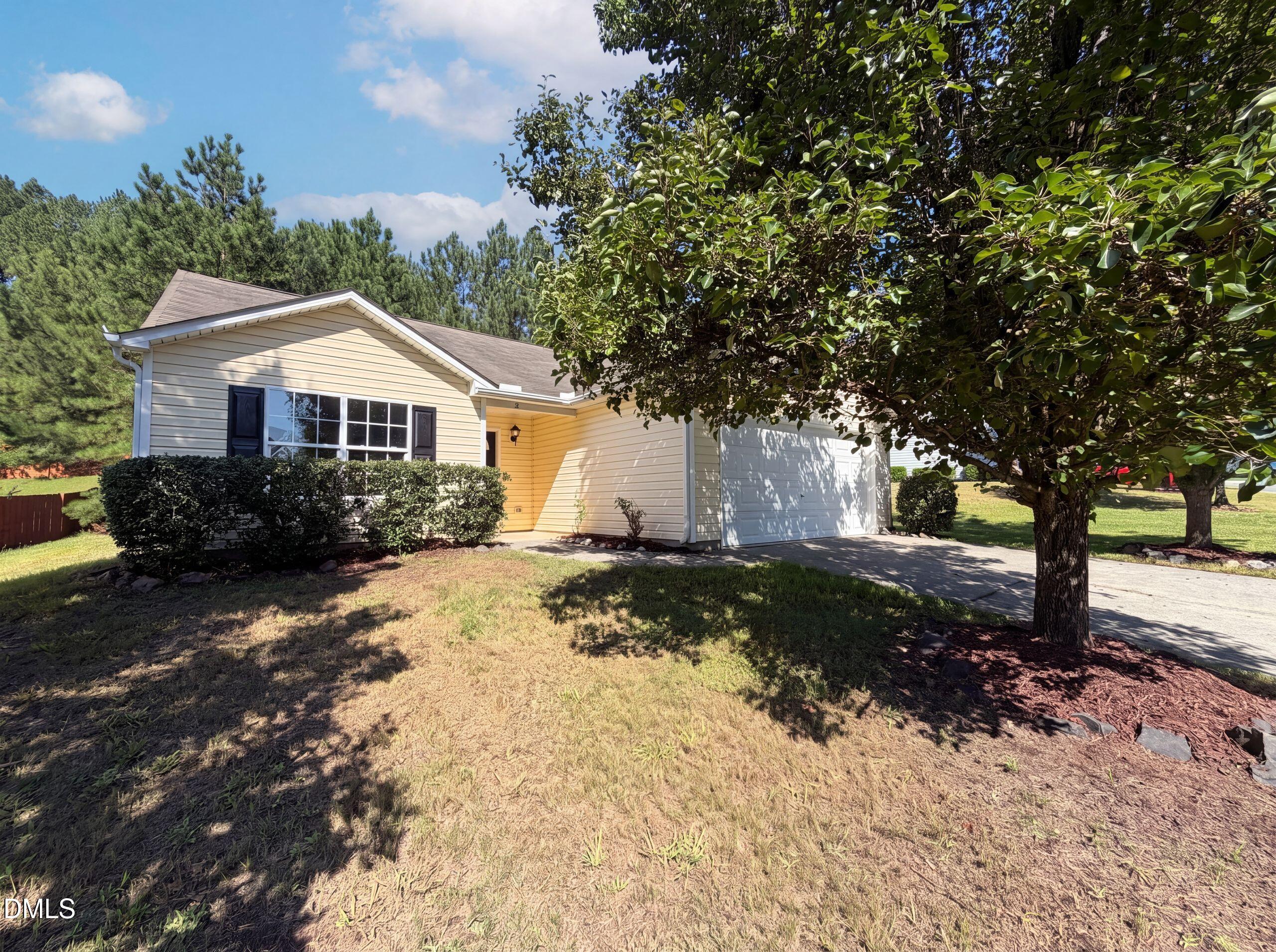 6 Crimson Clover Court Property Photo 1