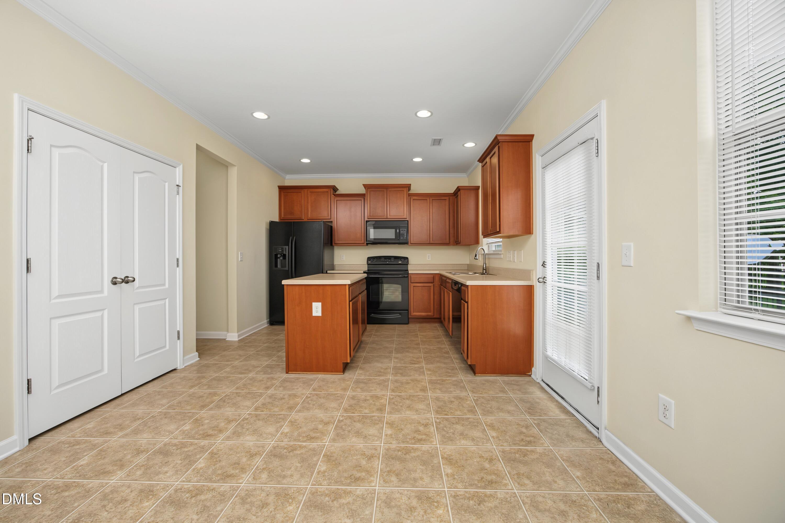 309 Windy Peak Loop Property Photo 12