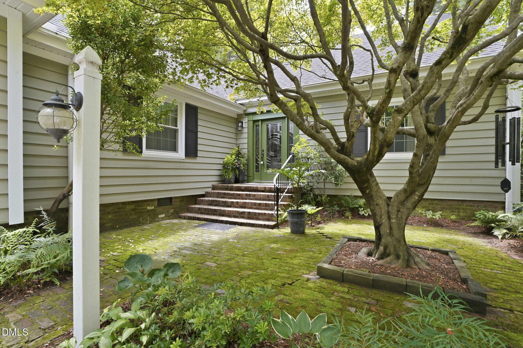 1110 Laurel Lane Nw Property Photo 1