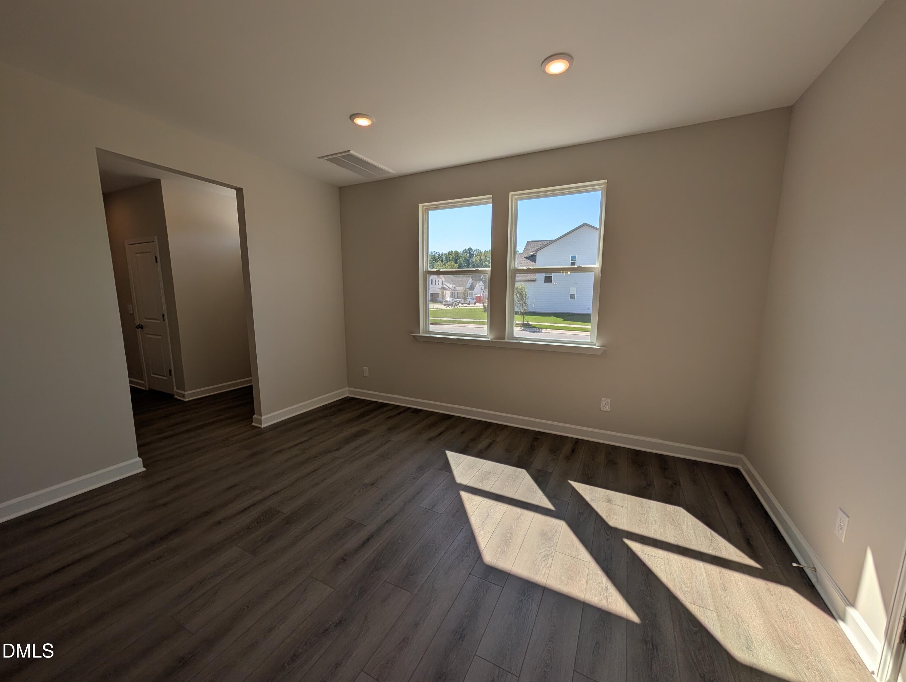 901 Diana Victoria Court Property Photo 6